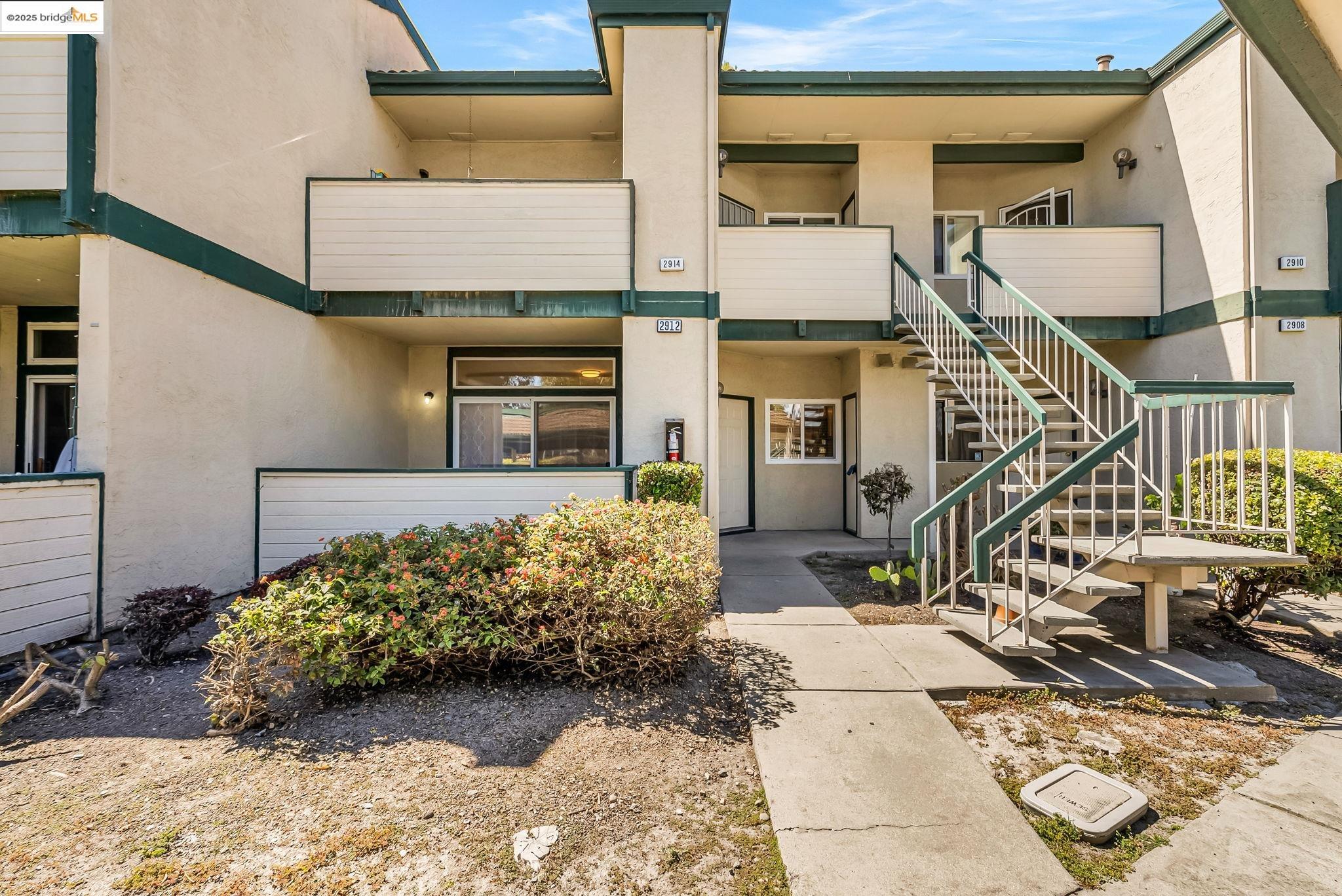 MLS: 41099297 Condo For Sale