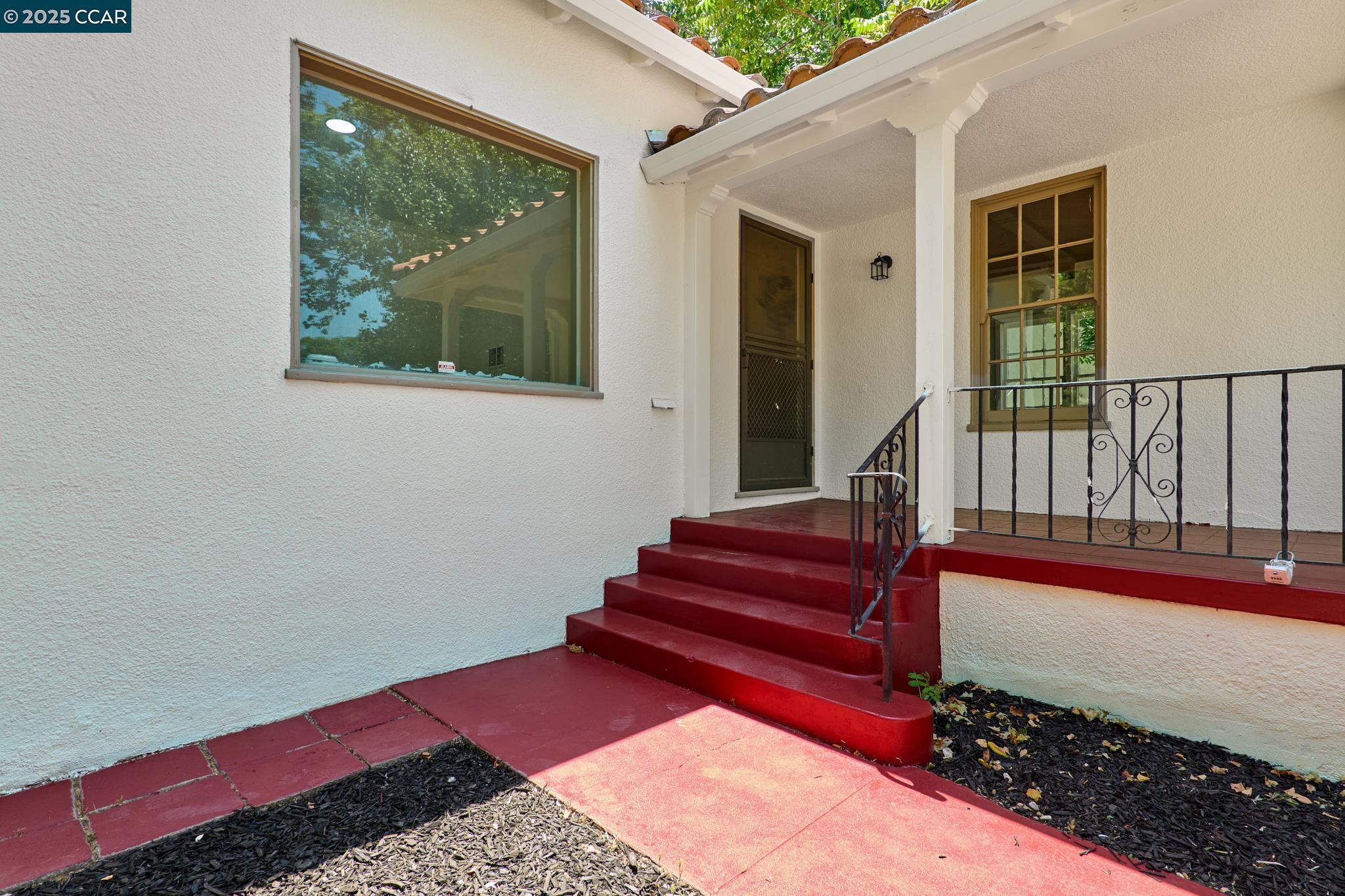 Detail Gallery Image 2 of 30 For 1335 Pine St, Pittsburg,  CA 94565 - 4 Beds | 3 Baths