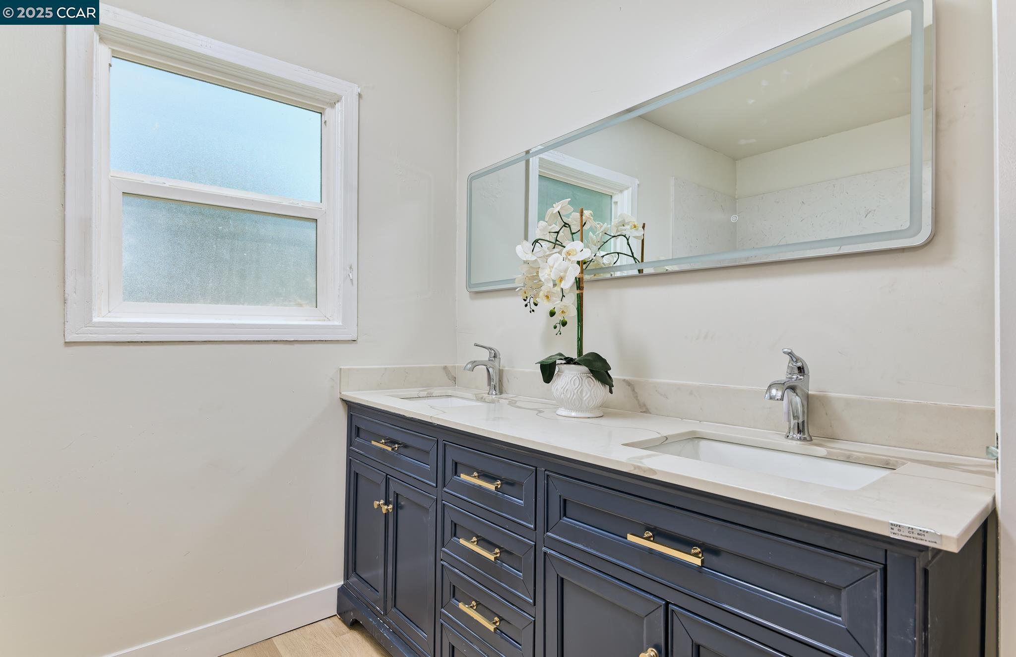 Detail Gallery Image 16 of 30 For 1335 Pine St, Pittsburg,  CA 94565 - 4 Beds | 3 Baths