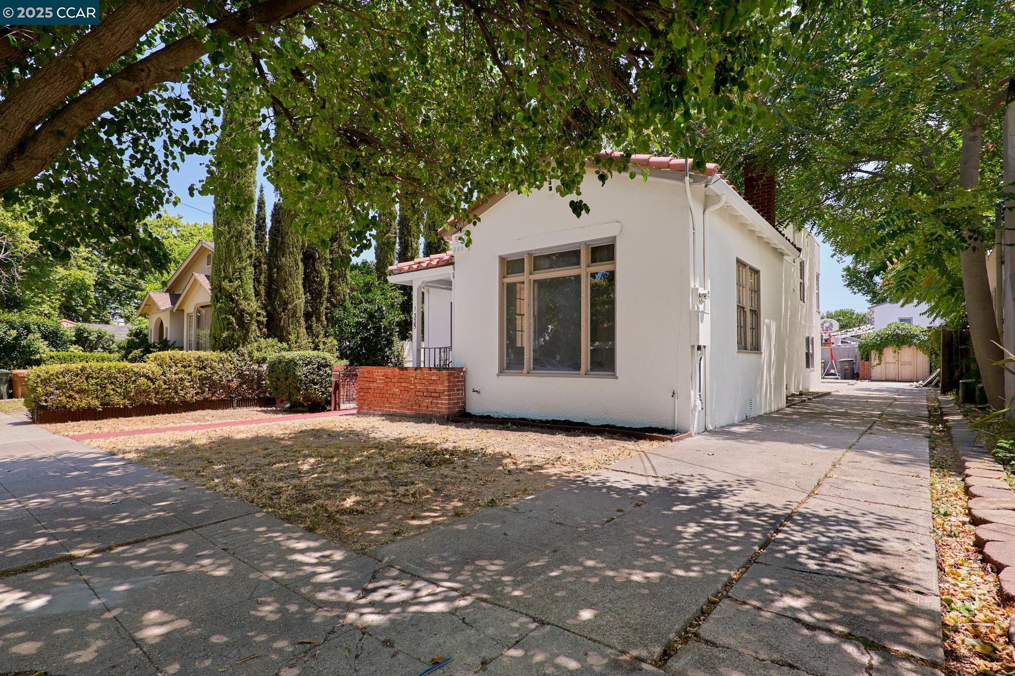 Detail Gallery Image 3 of 30 For 1335 Pine St, Pittsburg,  CA 94565 - 4 Beds | 3 Baths