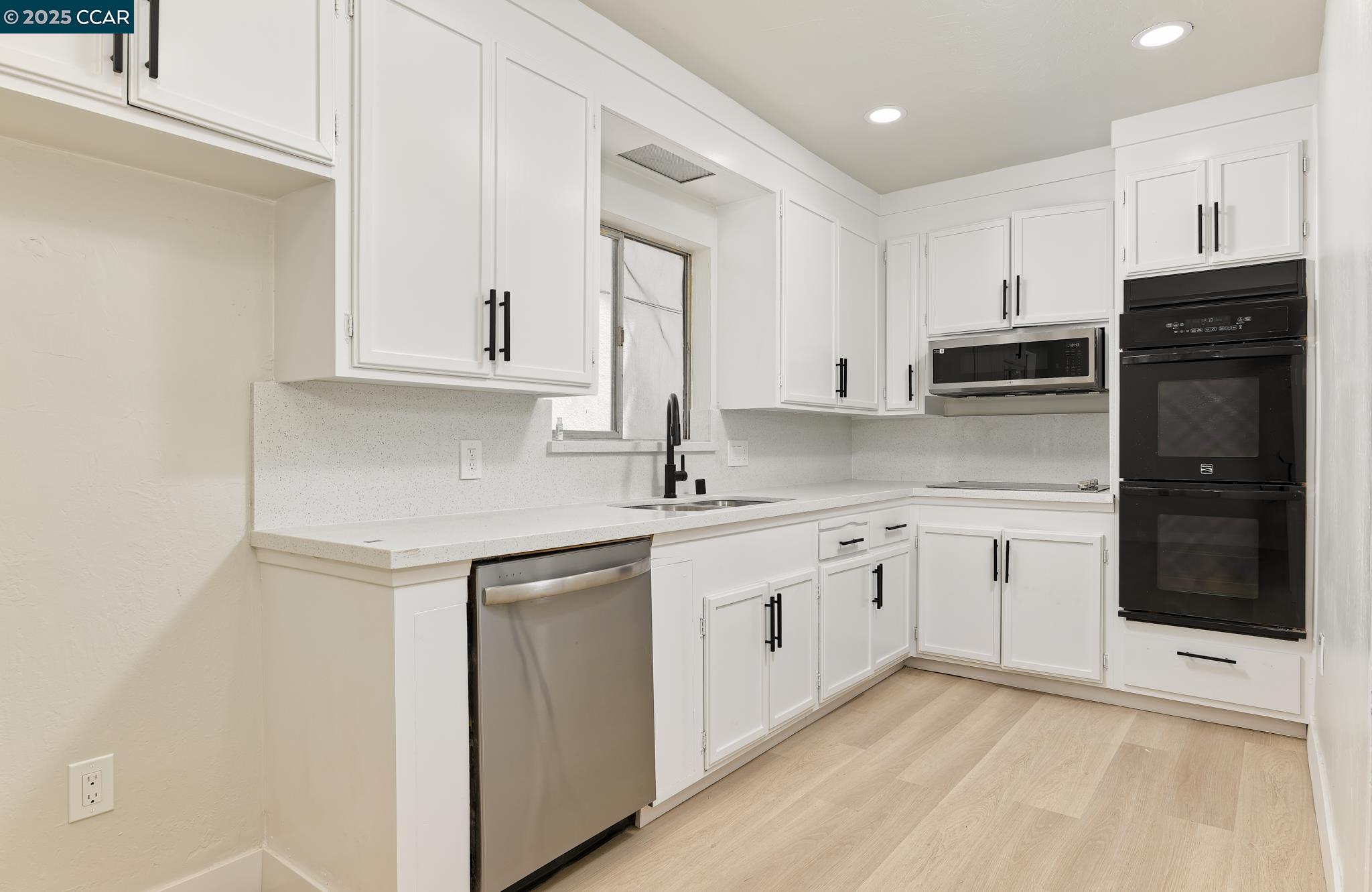 Detail Gallery Image 7 of 30 For 1335 Pine St, Pittsburg,  CA 94565 - 4 Beds | 3 Baths