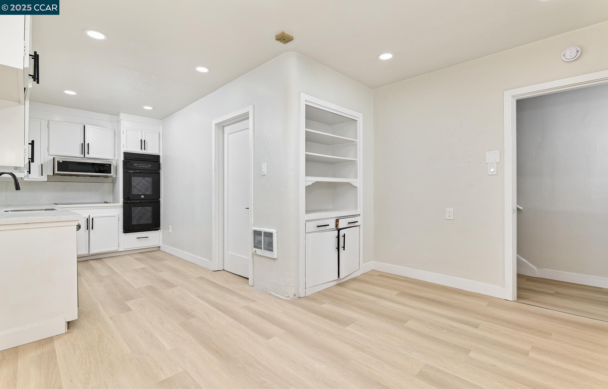 Detail Gallery Image 8 of 30 For 1335 Pine St, Pittsburg,  CA 94565 - 4 Beds | 3 Baths