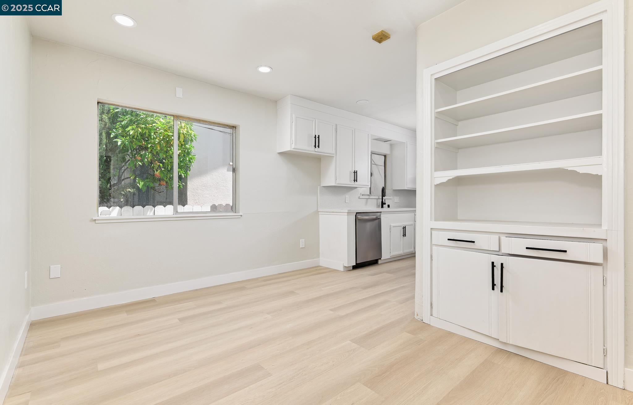 Detail Gallery Image 9 of 30 For 1335 Pine St, Pittsburg,  CA 94565 - 4 Beds | 3 Baths