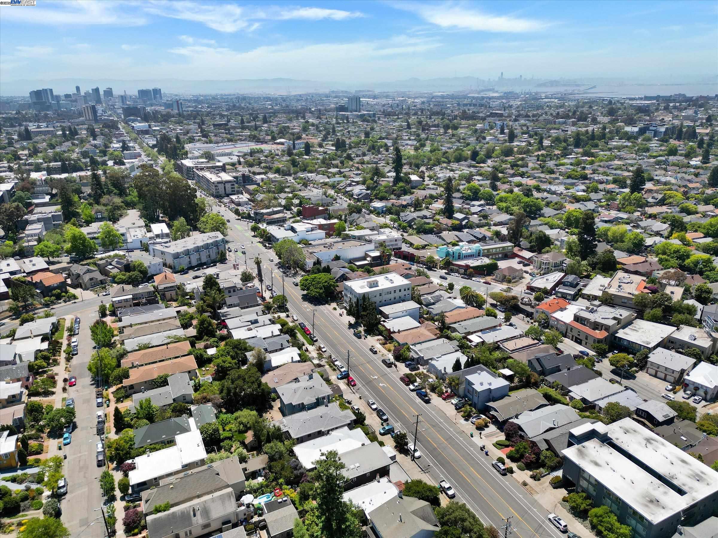 Detail Gallery Image 19 of 24 For 5378 Broadway, Oakland,  CA 94618 - 2 Beds | 1 Baths
