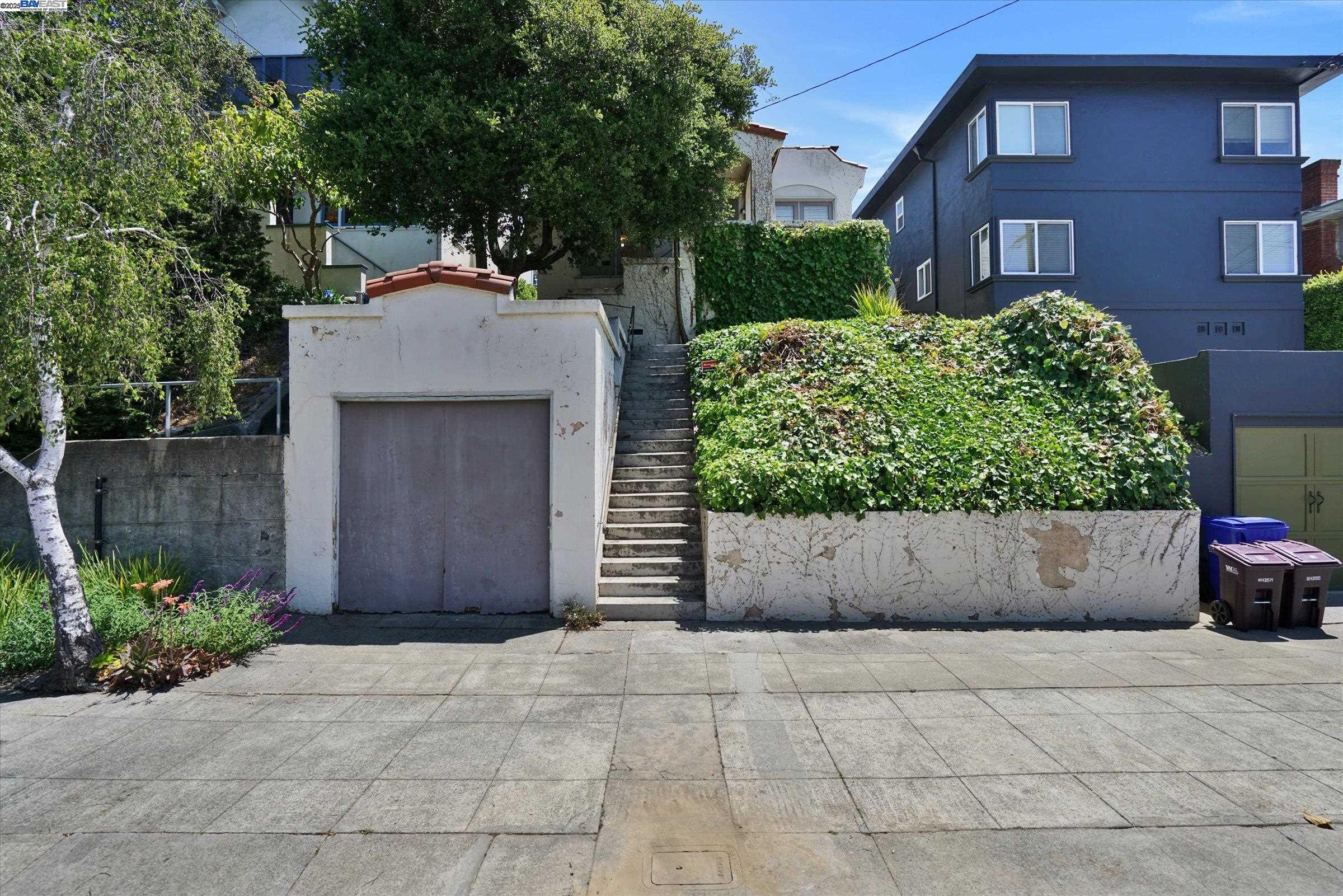 Detail Gallery Image 23 of 24 For 5378 Broadway, Oakland,  CA 94618 - 2 Beds | 1 Baths