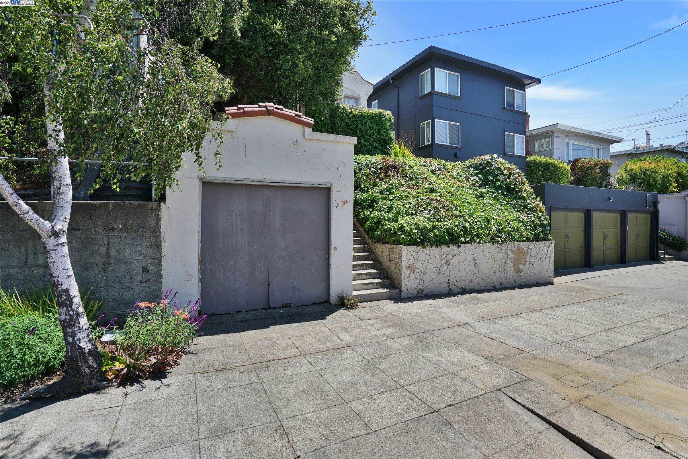 Detail Gallery Image 24 of 24 For 5378 Broadway, Oakland,  CA 94618 - 2 Beds | 1 Baths