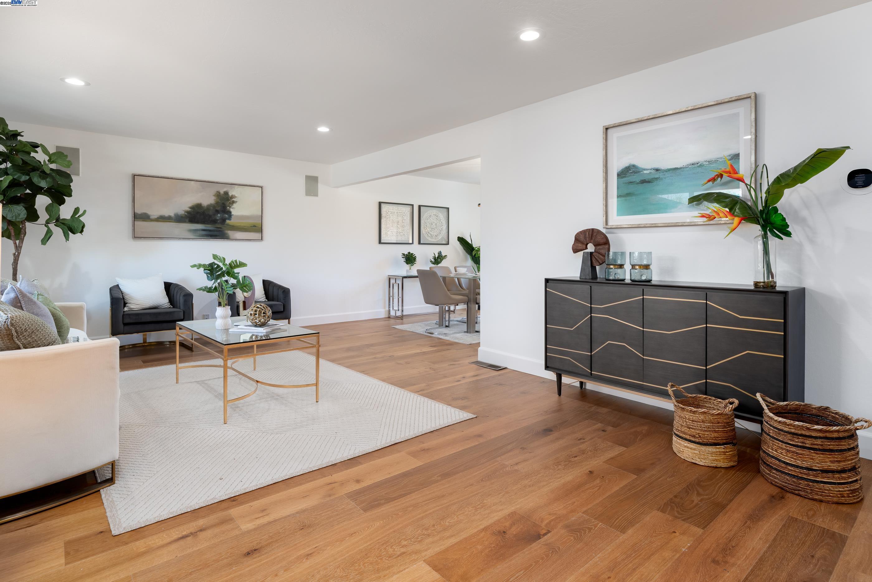 Detail Gallery Image 14 of 58 For 310 Trestle Glen Ct, Walnut Creek,  CA 94598 - 5 Beds | 2/1 Baths