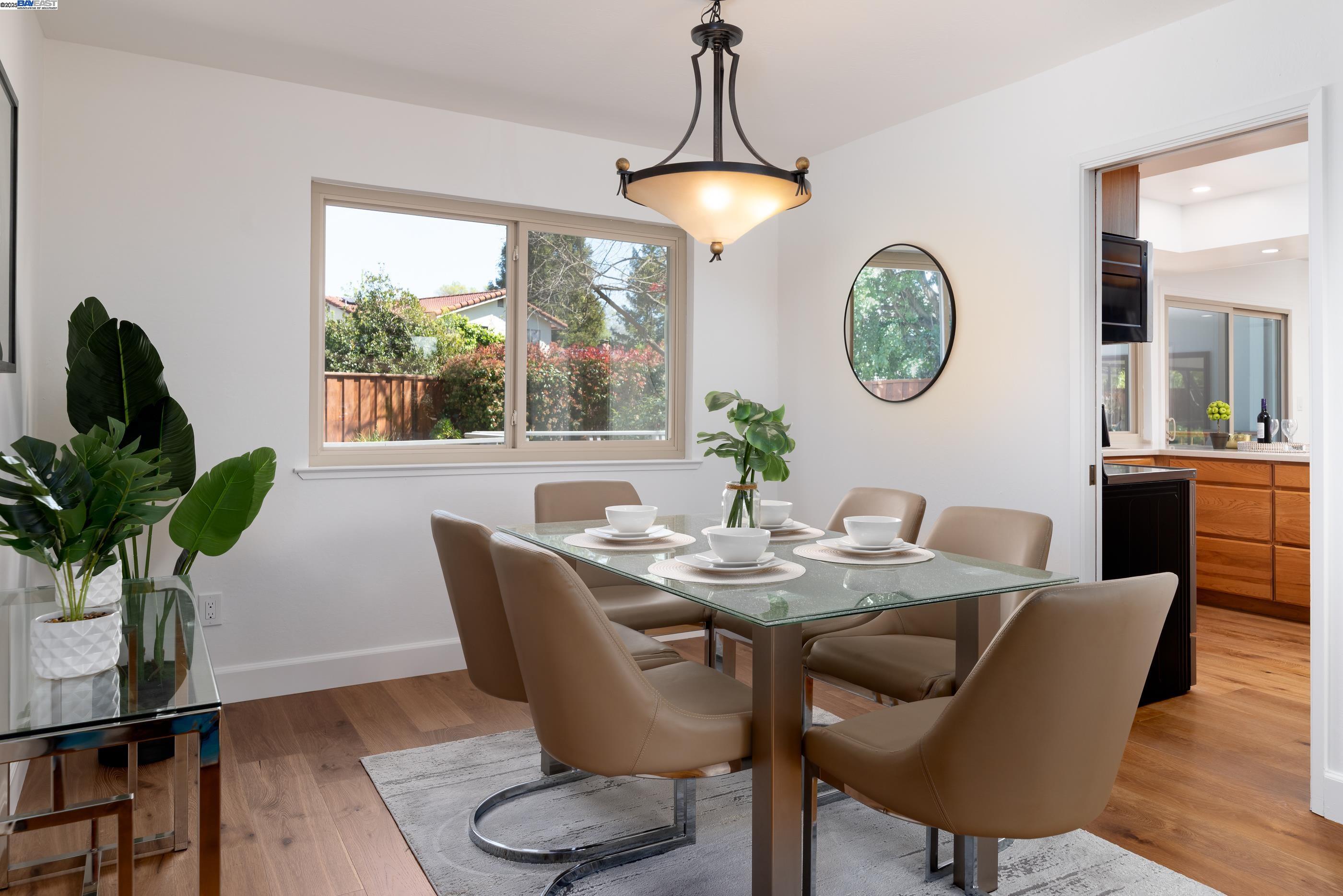 Detail Gallery Image 17 of 58 For 310 Trestle Glen Ct, Walnut Creek,  CA 94598 - 5 Beds | 2/1 Baths