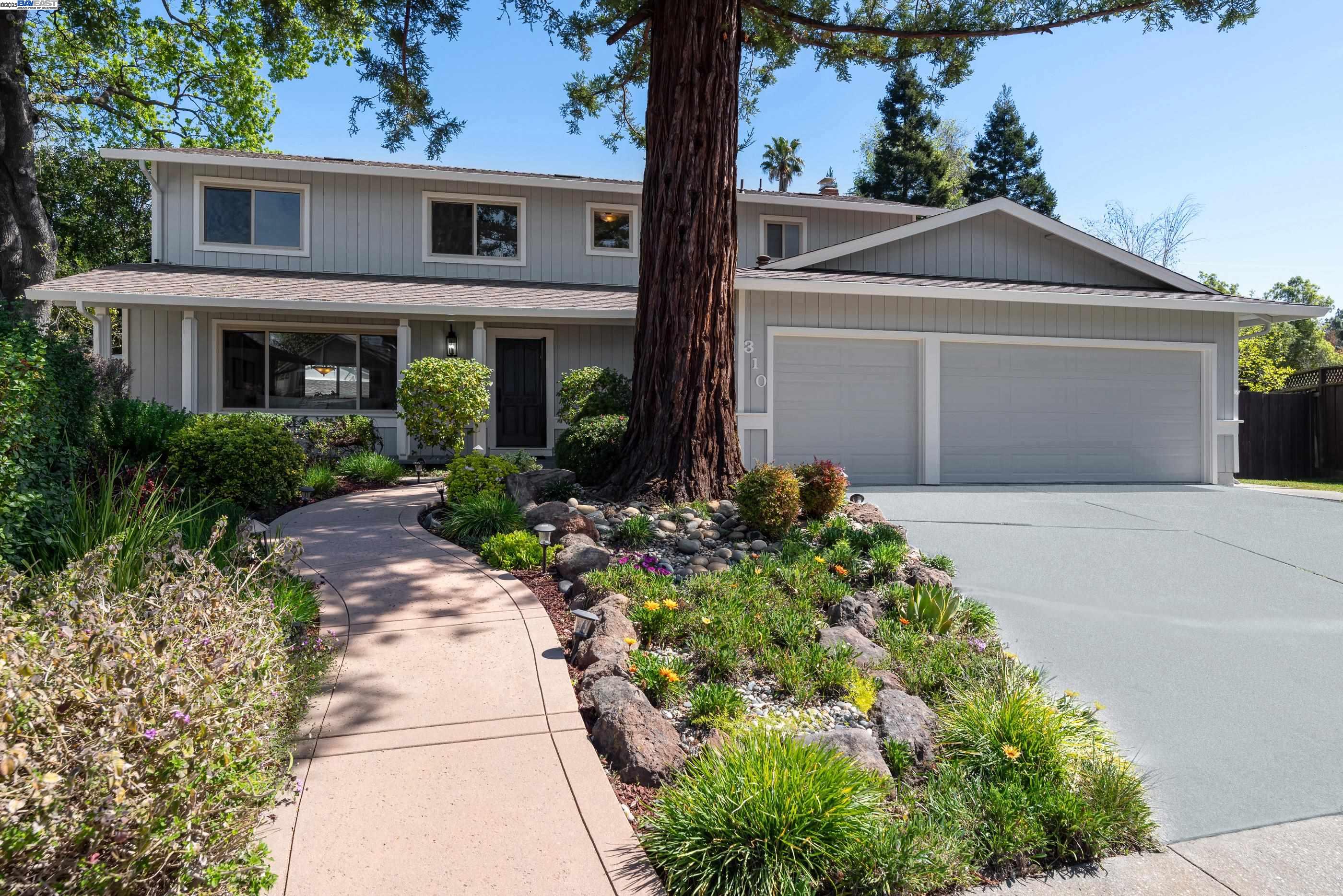 Detail Gallery Image 3 of 58 For 310 Trestle Glen Ct, Walnut Creek,  CA 94598 - 5 Beds | 2/1 Baths