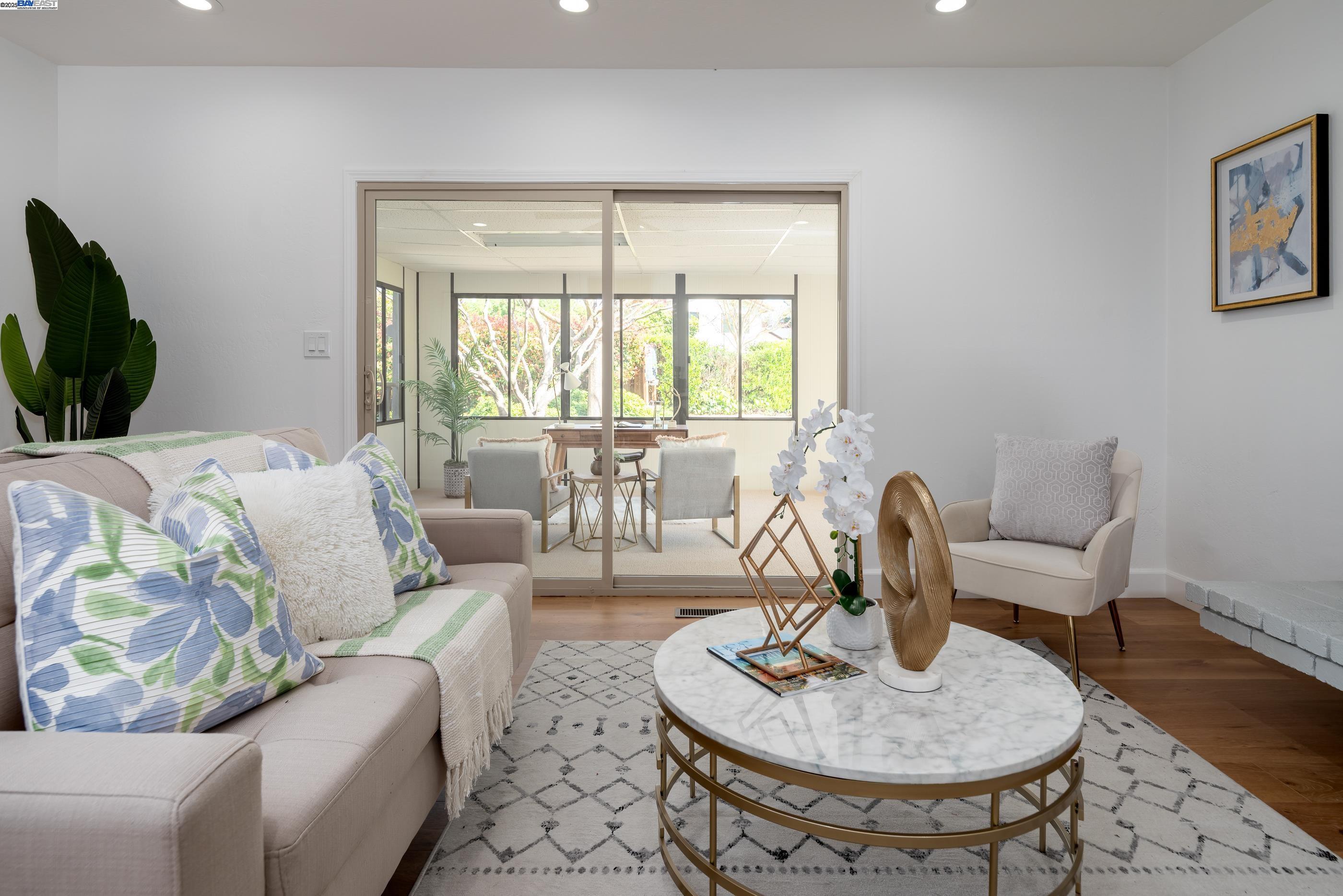 Detail Gallery Image 24 of 58 For 310 Trestle Glen Ct, Walnut Creek,  CA 94598 - 5 Beds | 2/1 Baths