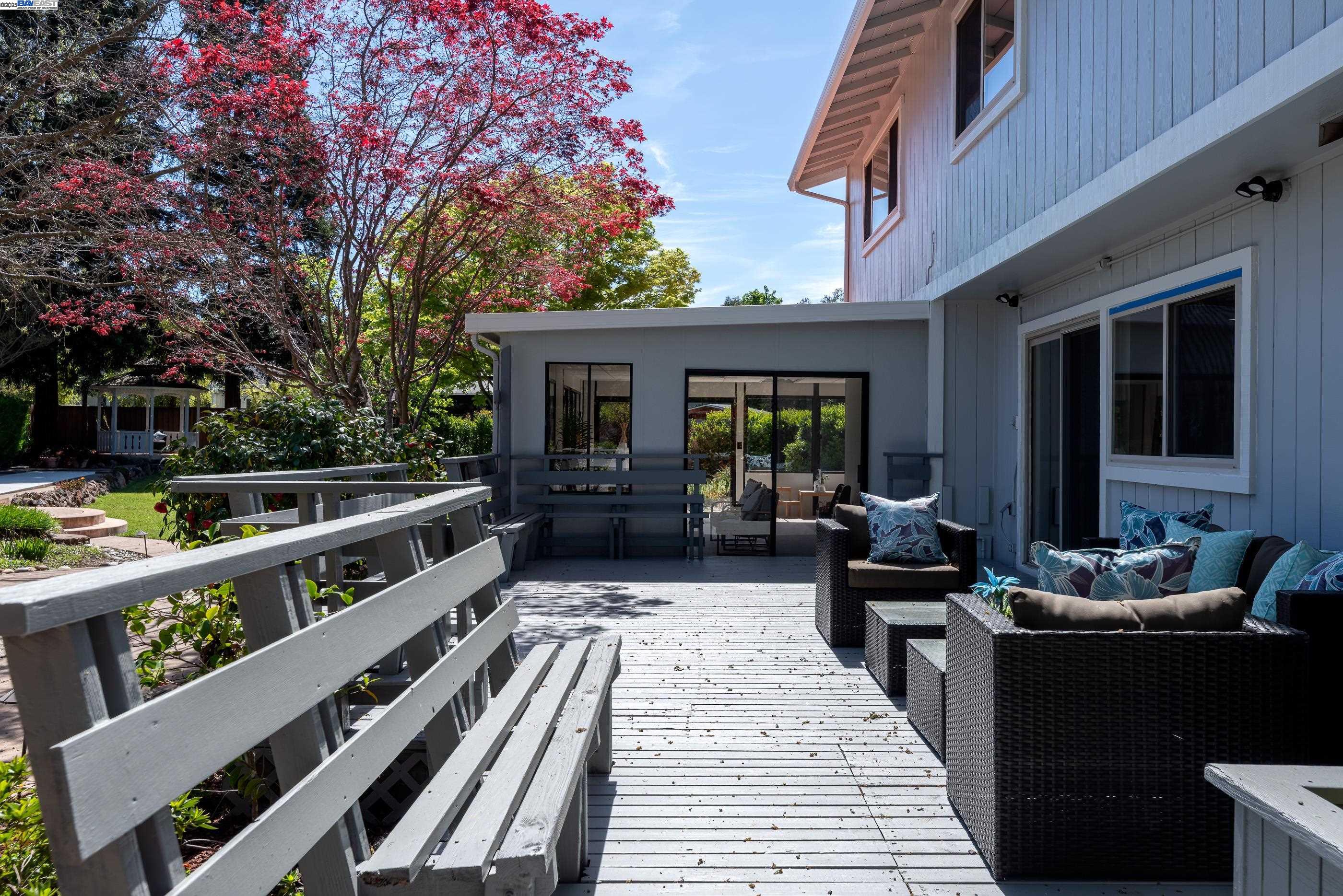 Detail Gallery Image 47 of 58 For 310 Trestle Glen Ct, Walnut Creek,  CA 94598 - 5 Beds | 2/1 Baths