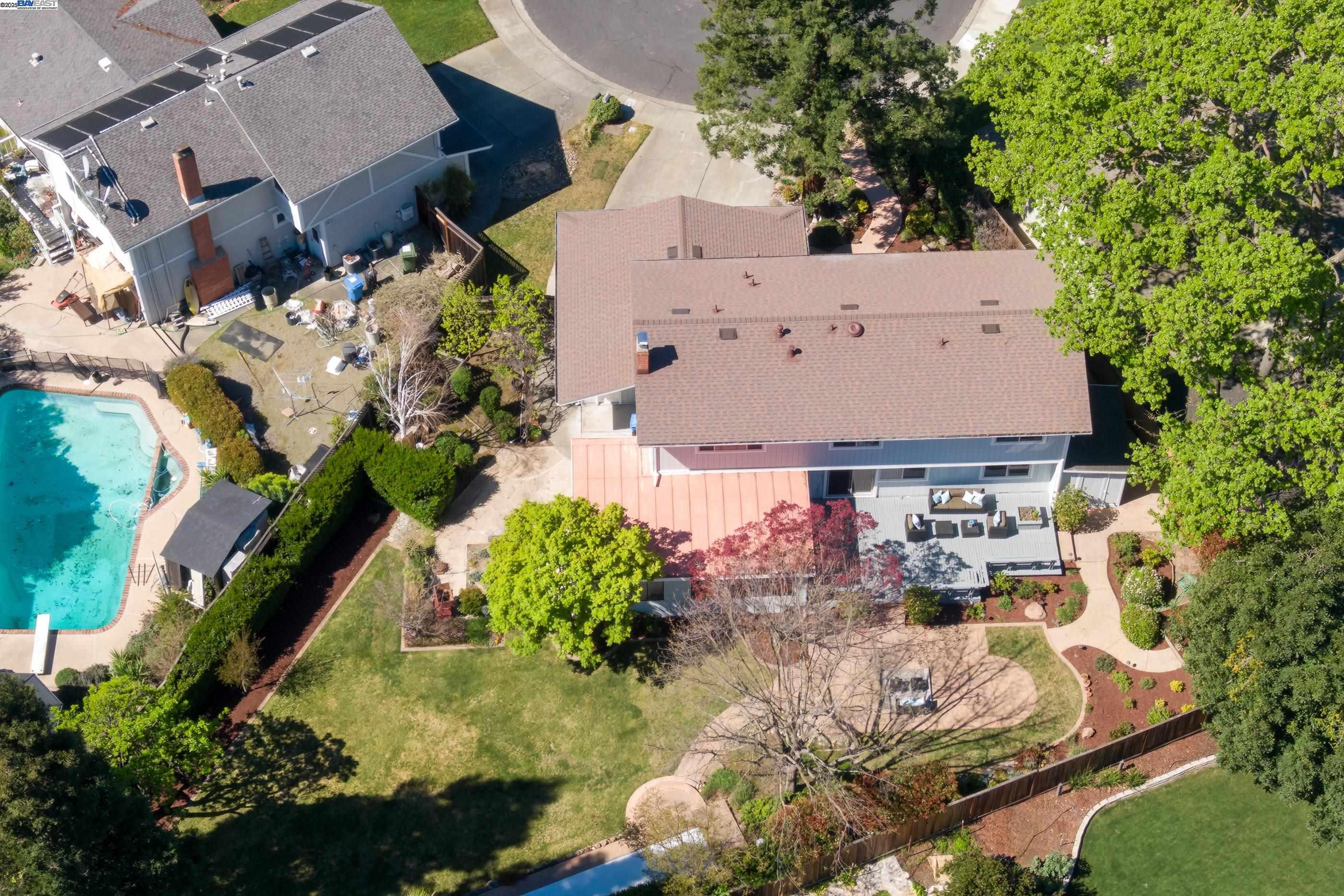 Detail Gallery Image 52 of 58 For 310 Trestle Glen Ct, Walnut Creek,  CA 94598 - 5 Beds | 2/1 Baths