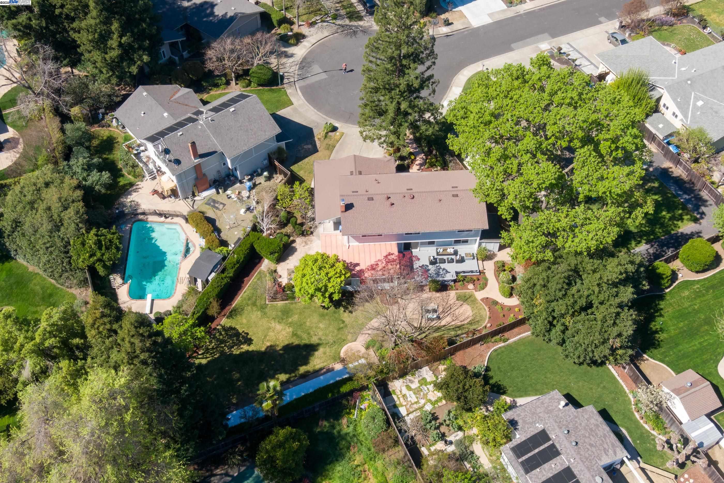 Detail Gallery Image 9 of 58 For 310 Trestle Glen Ct, Walnut Creek,  CA 94598 - 5 Beds | 2/1 Baths