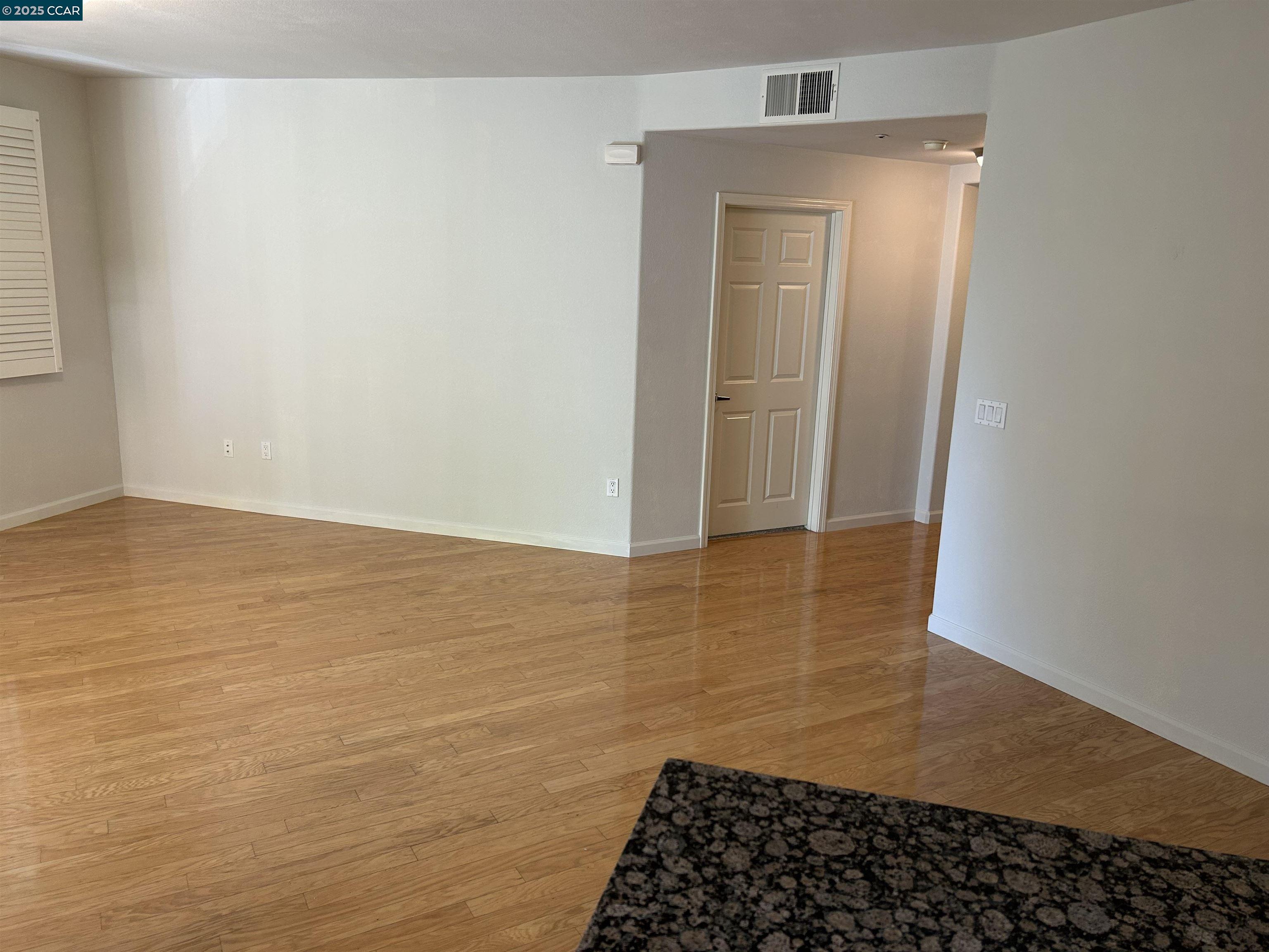 Detail Gallery Image 4 of 40 For 1310 Saddle Rack St #352,  San Jose,  CA 95126 - 3 Beds | 2 Baths