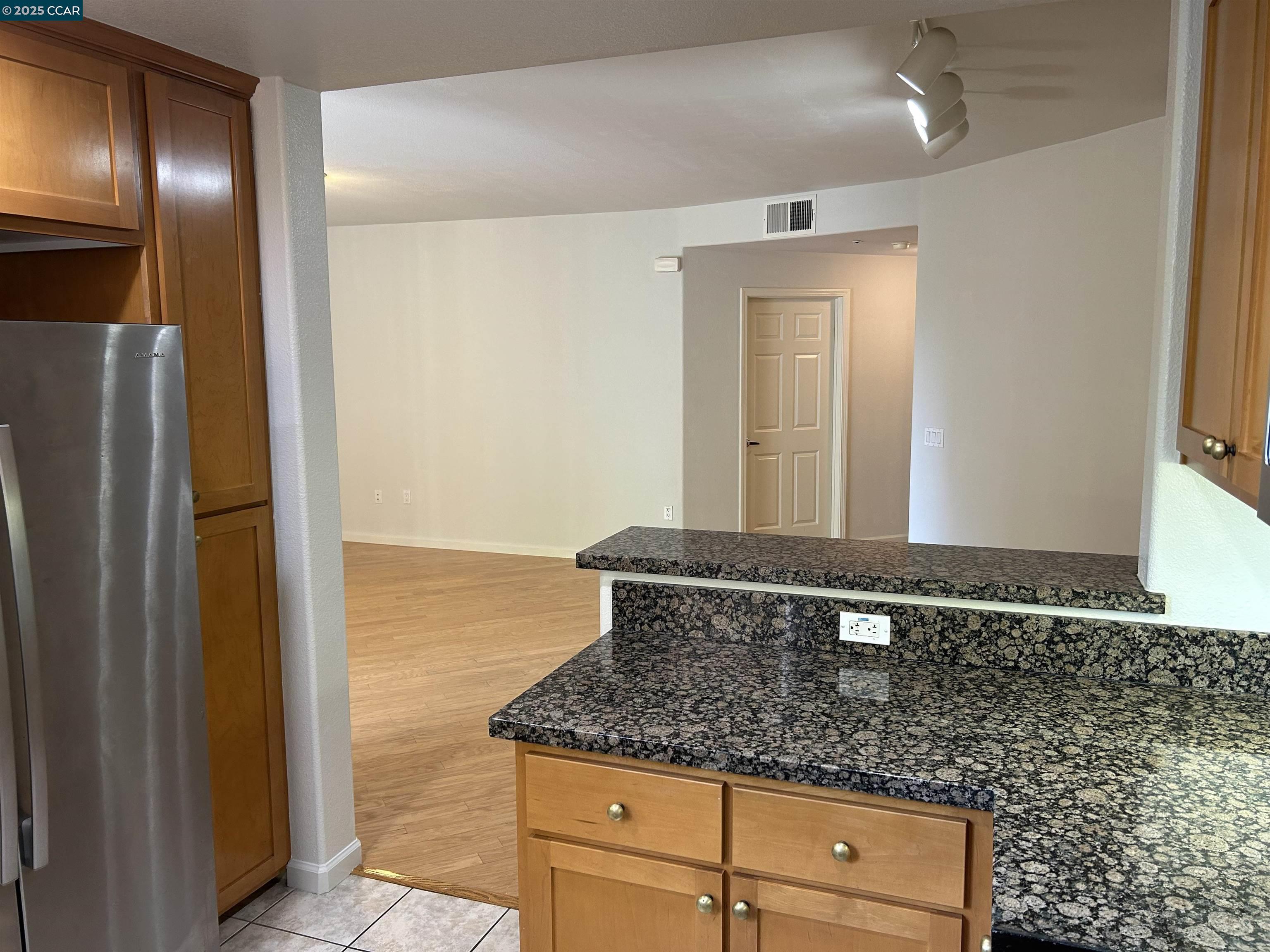 Detail Gallery Image 5 of 40 For 1310 Saddle Rack St #352,  San Jose,  CA 95126 - 3 Beds | 2 Baths