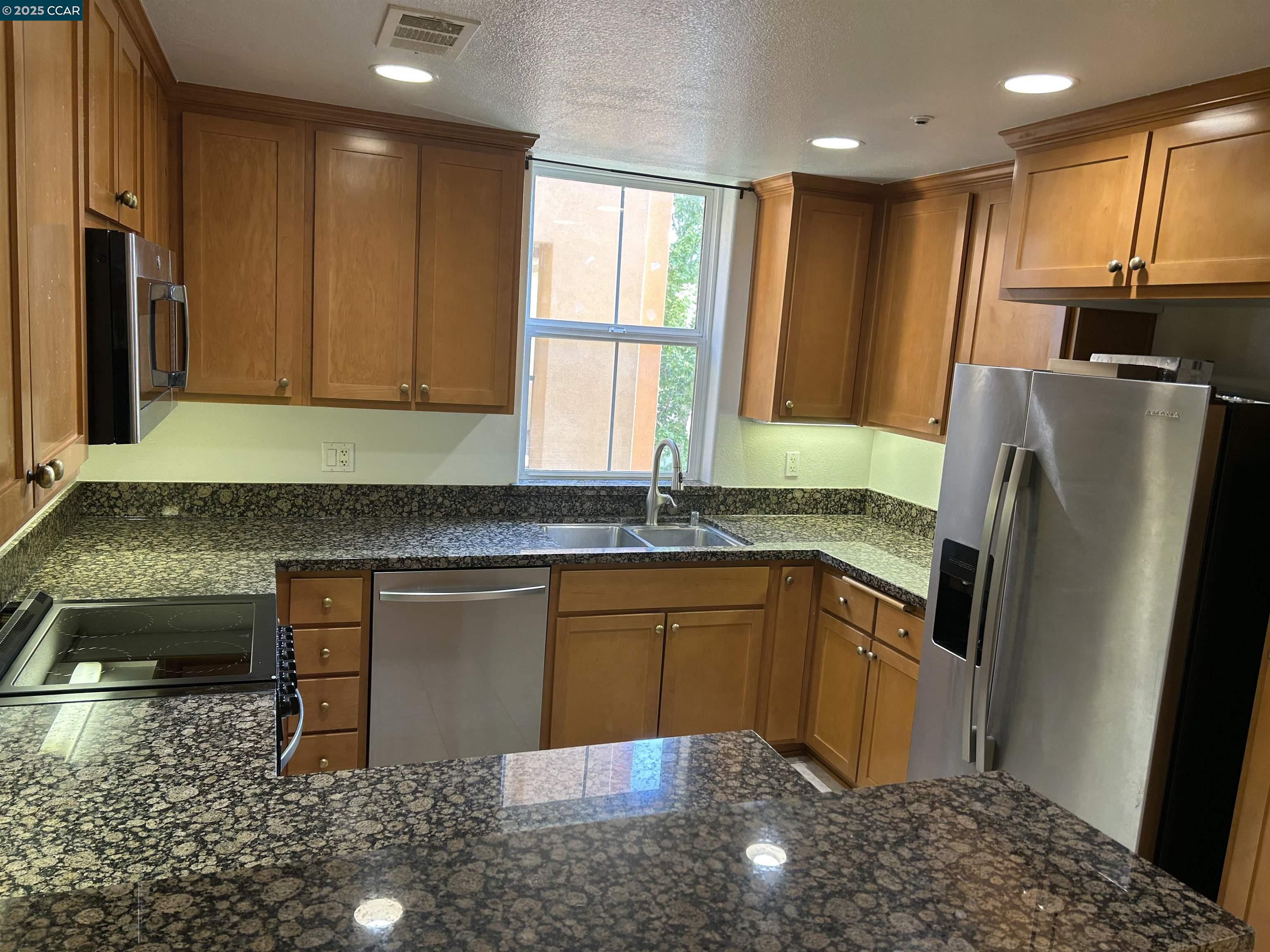 Detail Gallery Image 7 of 40 For 1310 Saddle Rack St #352,  San Jose,  CA 95126 - 3 Beds | 2 Baths