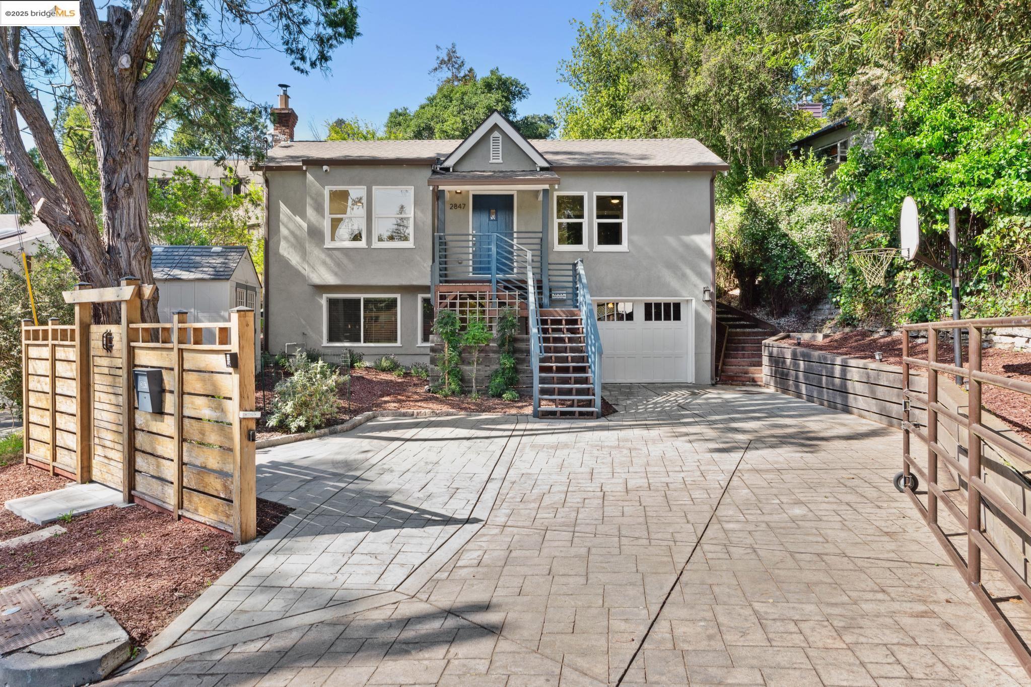 Detail Gallery Image 1 of 1 For 2847 Shasta Rd, Berkeley,  CA 94708 - 3 Beds | 3 Baths