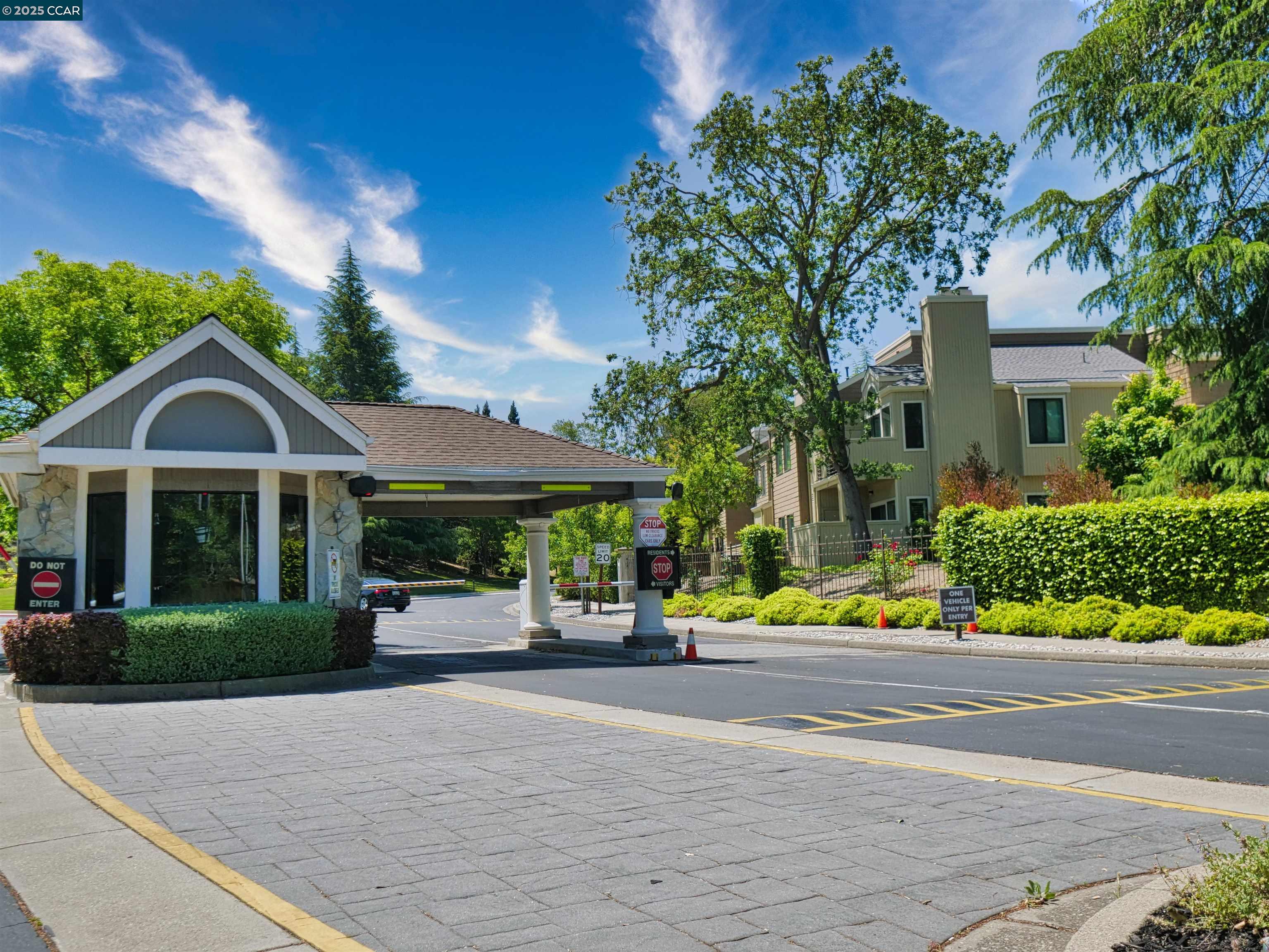 Photo #2: 41099341 Listing 
