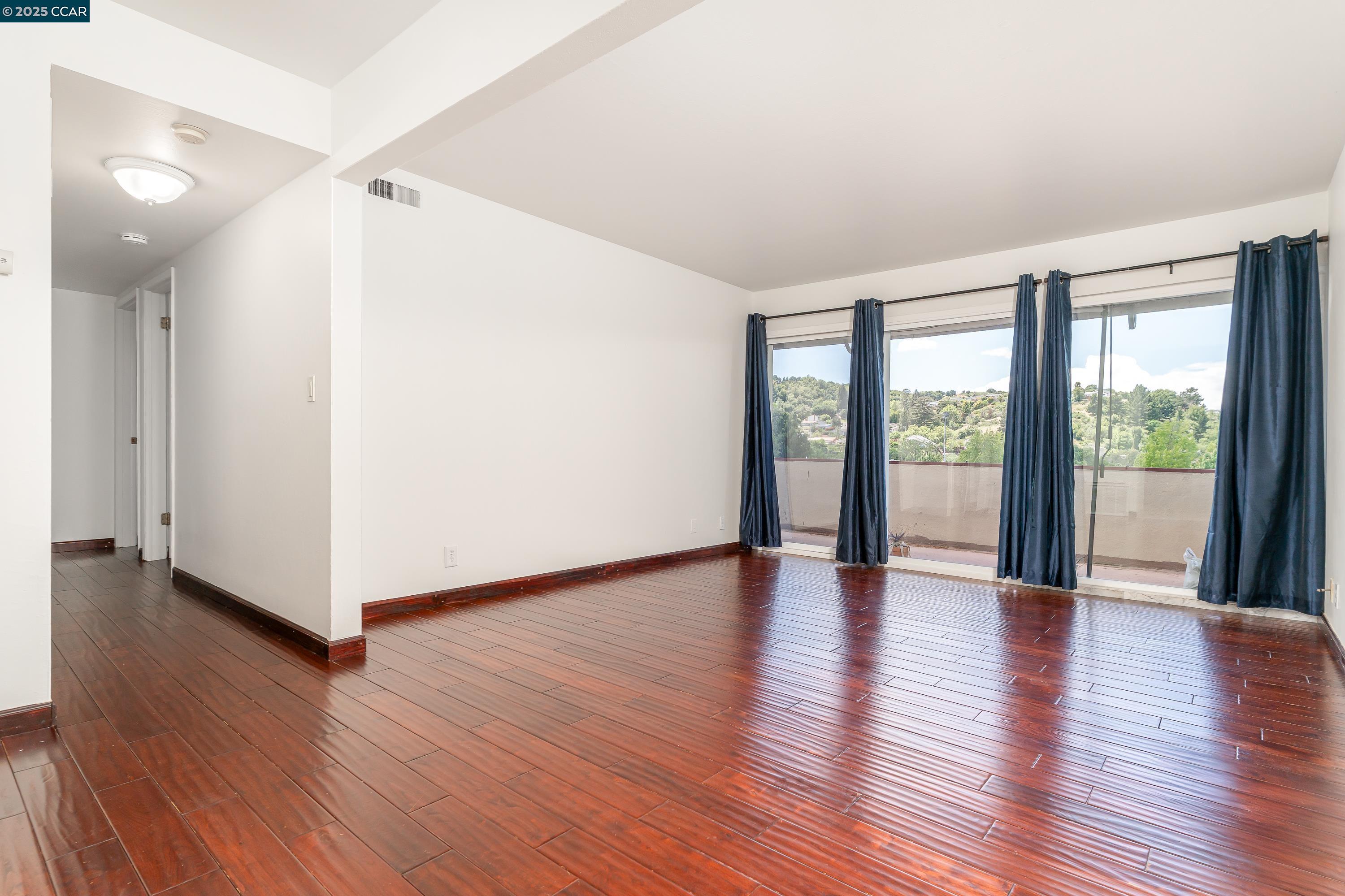 Detail Gallery Image 2 of 44 For 2345 Paloma Ct #6,  Pinole,  CA 94564 - 3 Beds | 2 Baths