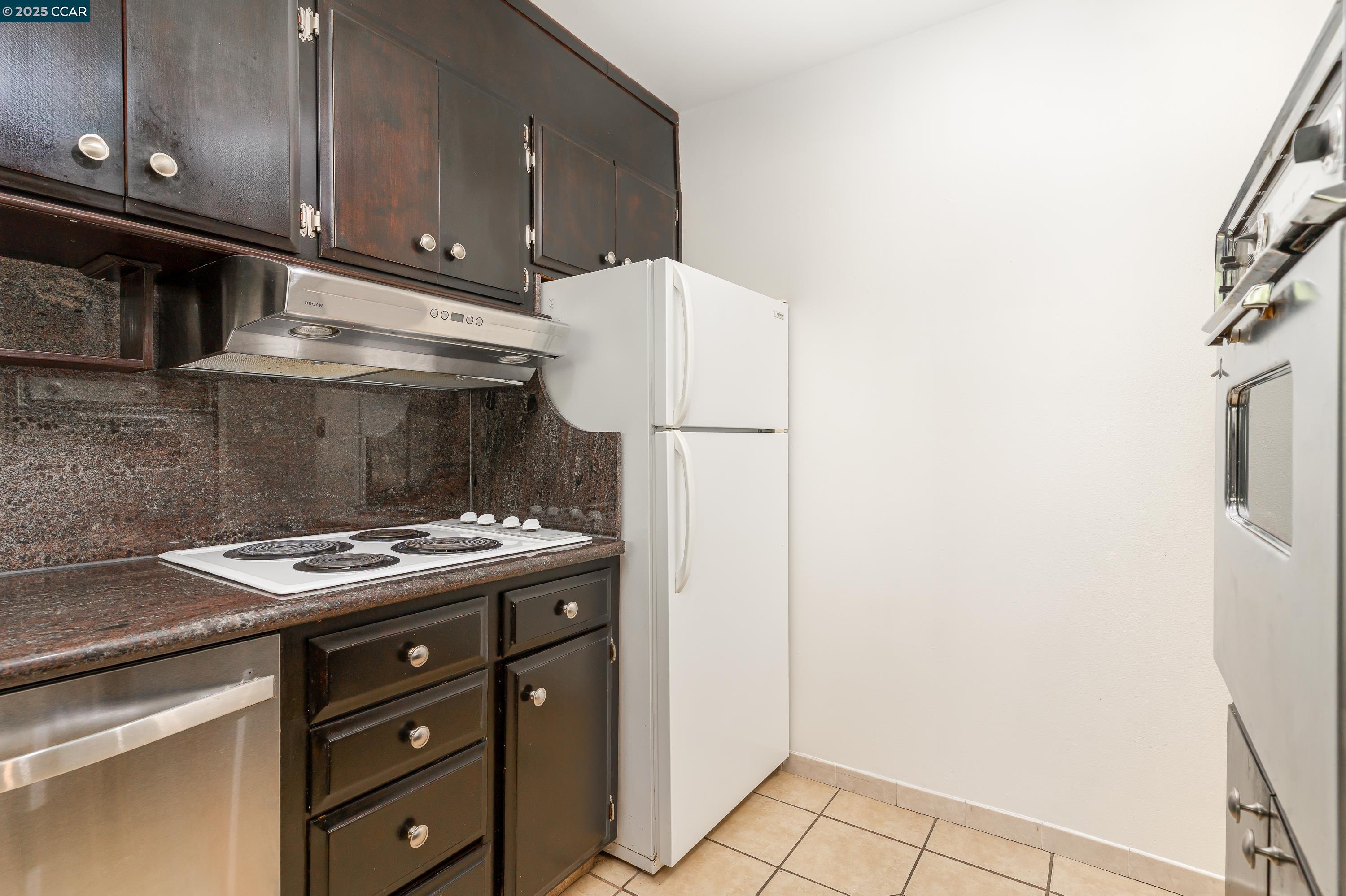 Detail Gallery Image 13 of 44 For 2345 Paloma Ct #6,  Pinole,  CA 94564 - 3 Beds | 2 Baths