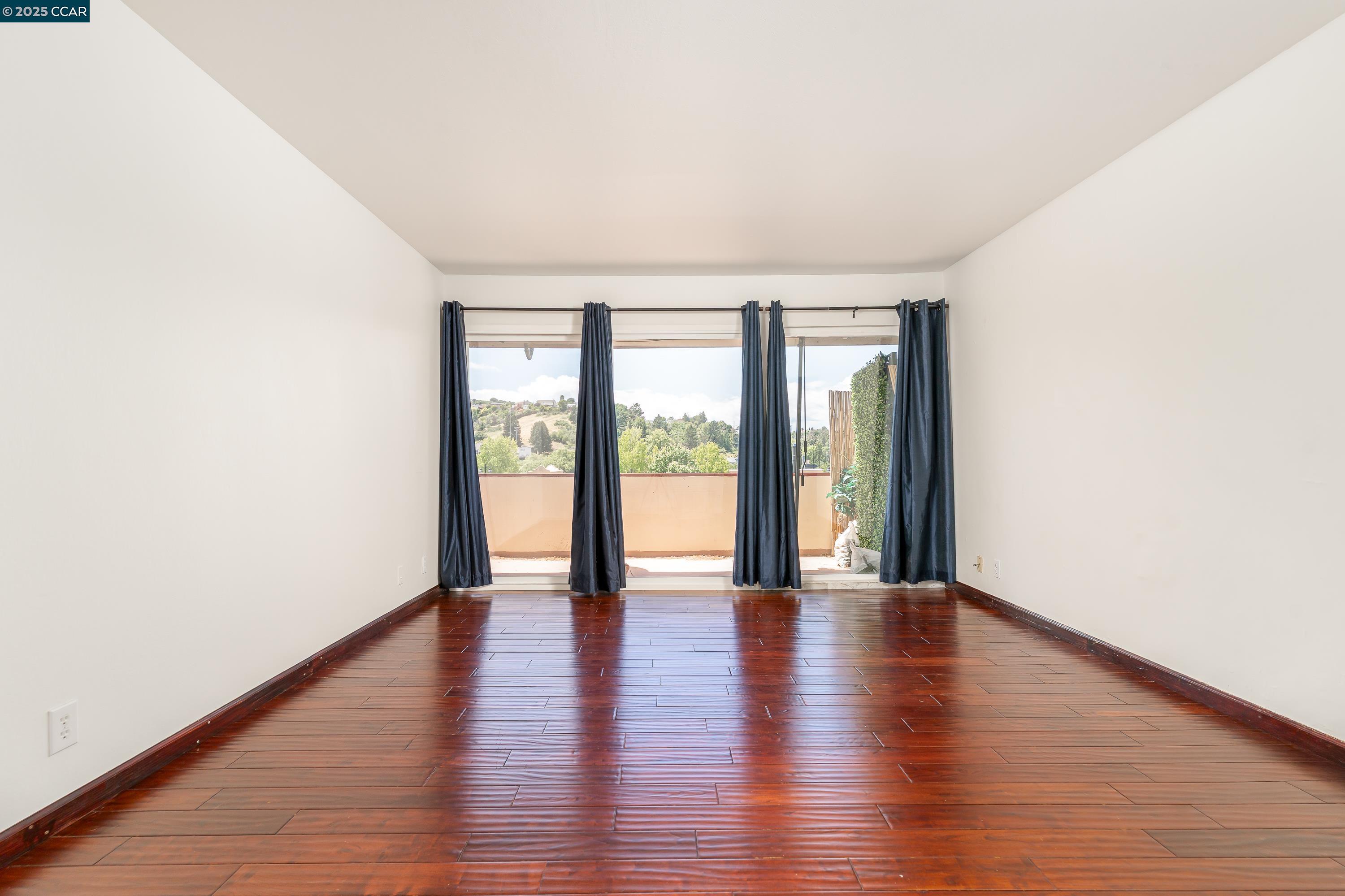 Detail Gallery Image 3 of 44 For 2345 Paloma Ct #6,  Pinole,  CA 94564 - 3 Beds | 2 Baths