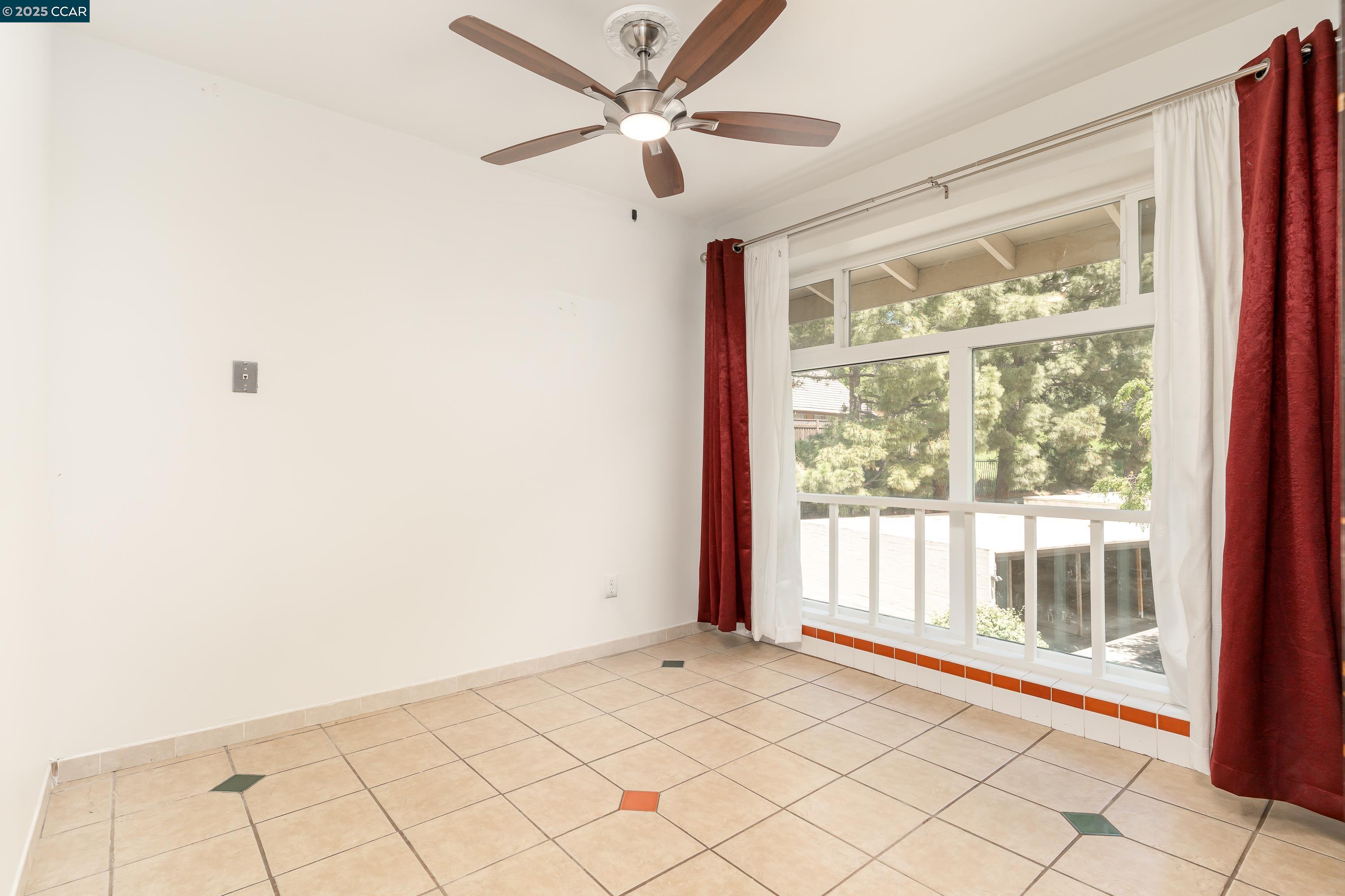 Detail Gallery Image 8 of 44 For 2345 Paloma Ct #6,  Pinole,  CA 94564 - 3 Beds | 2 Baths