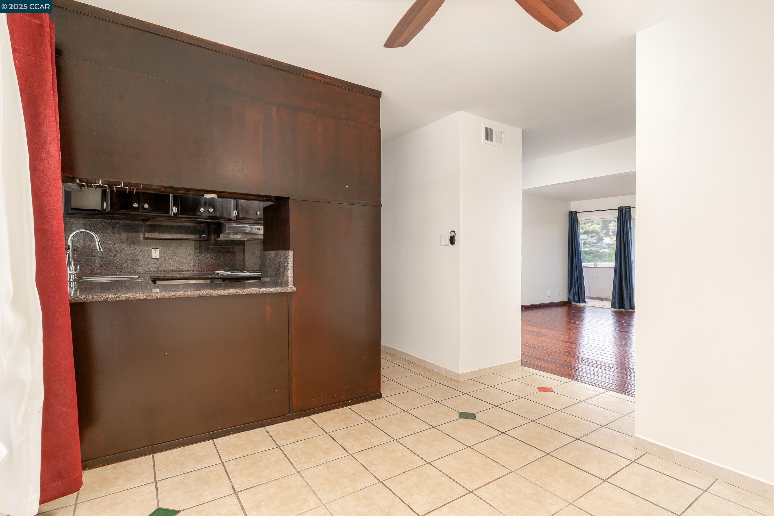 Detail Gallery Image 10 of 44 For 2345 Paloma Ct #6,  Pinole,  CA 94564 - 3 Beds | 2 Baths