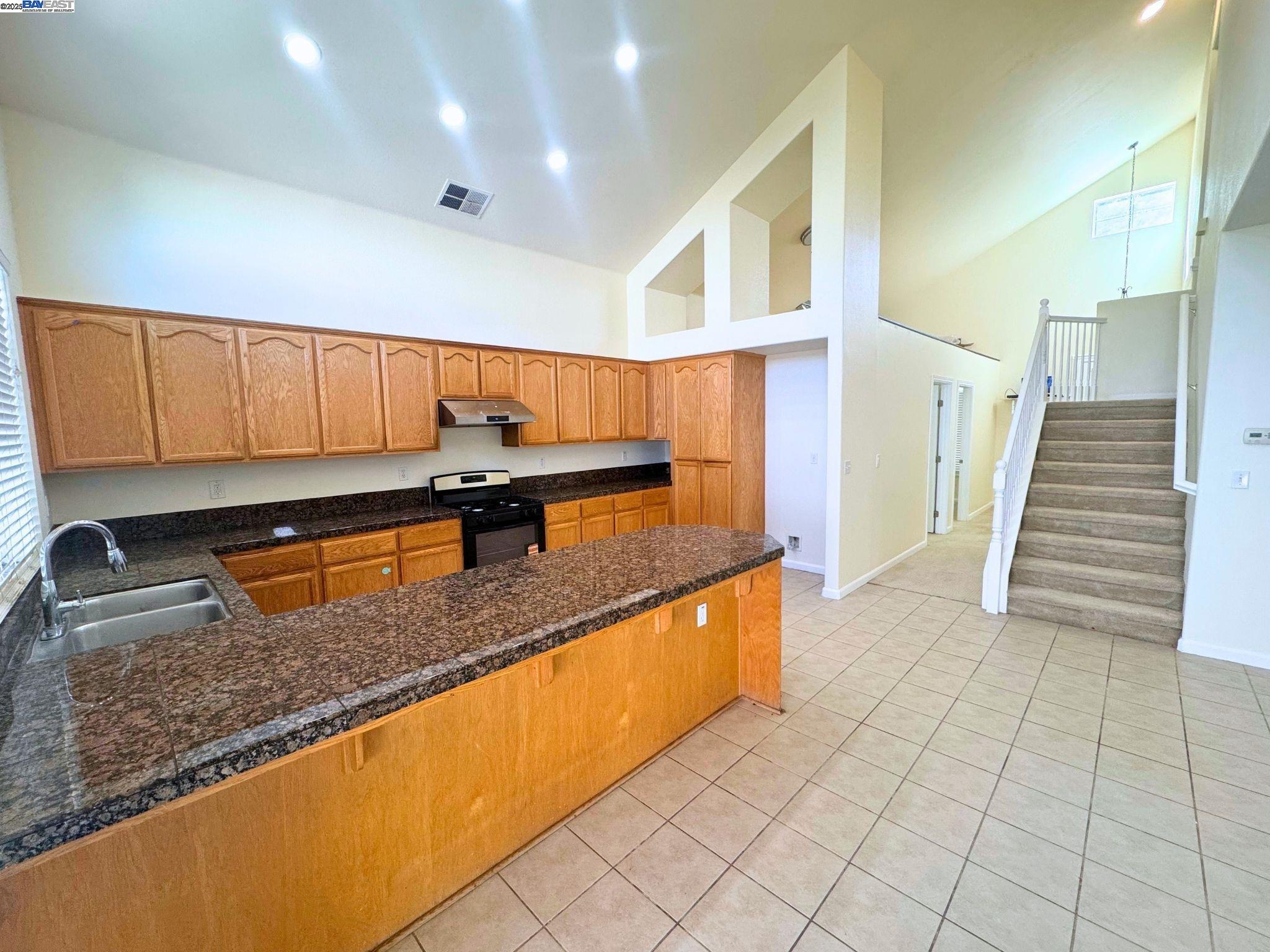 Detail Gallery Image 14 of 31 For 4651 Stern Dr, Merced,  CA 95348 - 4 Beds | 2/1 Baths