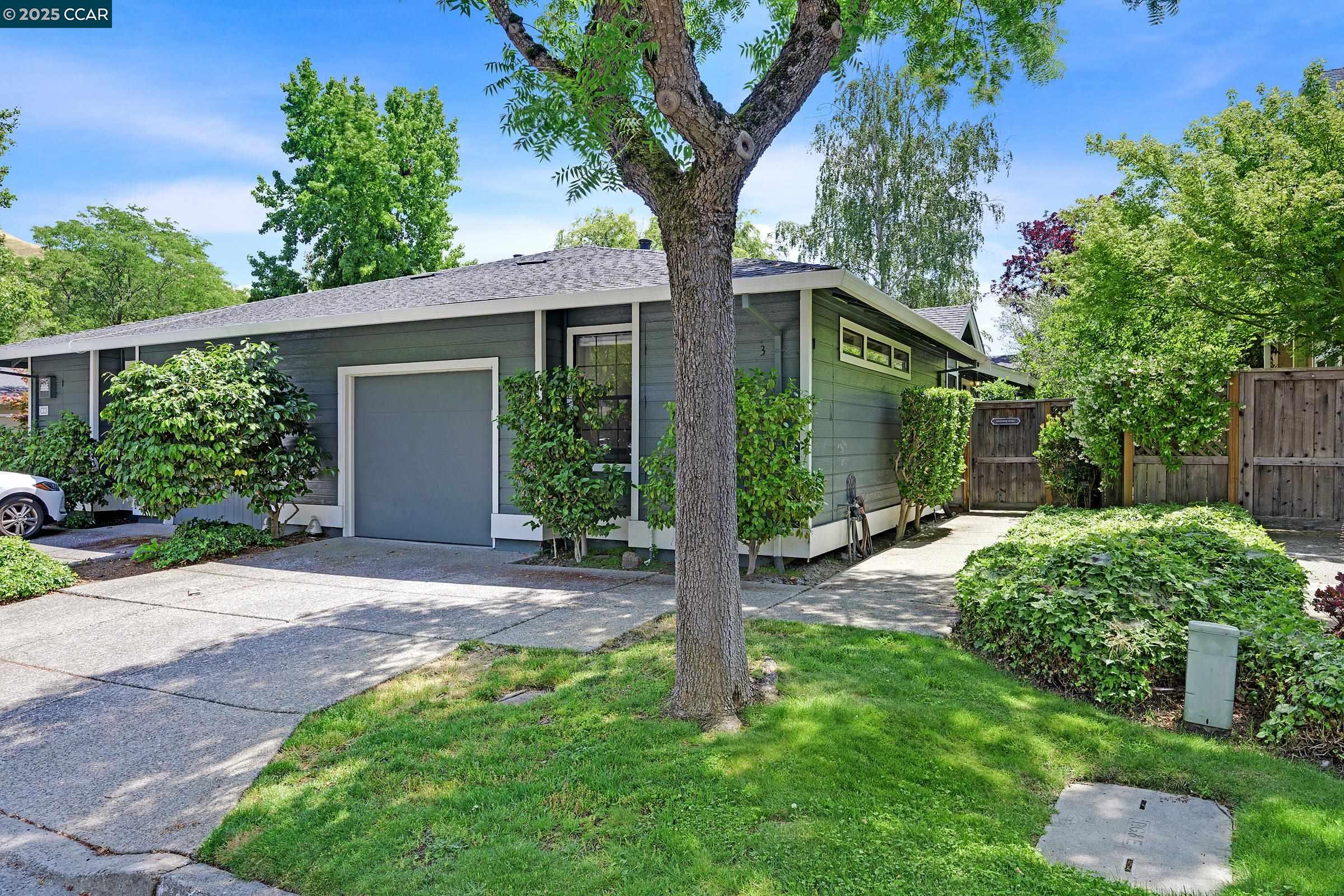 Detail Gallery Image 1 of 1 For 3 Josefa Pl, Moraga,  CA 94556 - 2 Beds | 2 Baths