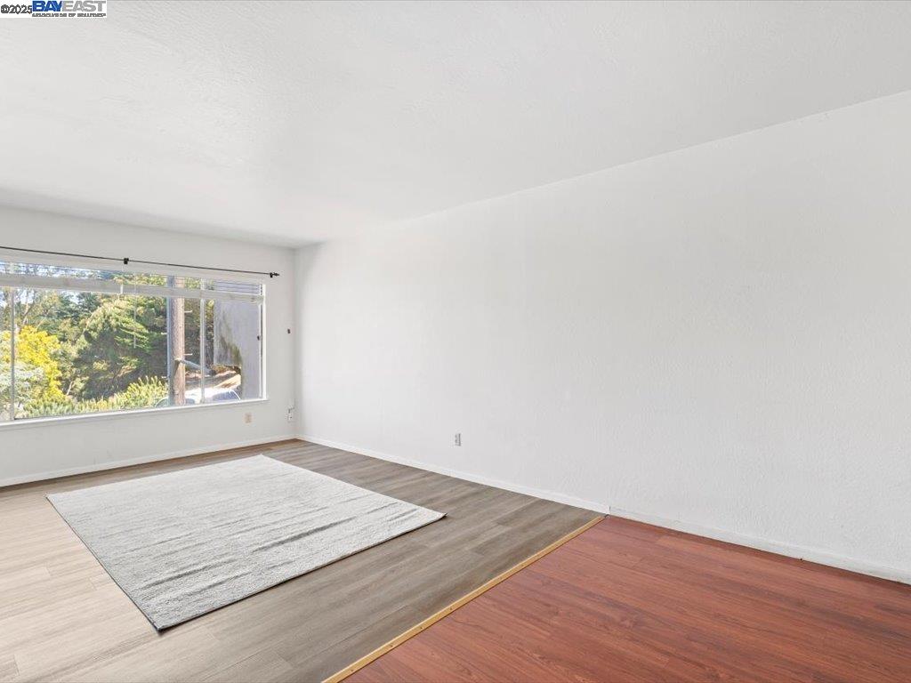 56 Edgewood Ct # A, Daly City, California 94014, 2 Bedrooms Bedrooms, 16 Rooms Rooms,1 BathroomBathrooms,Residential Lease,For Rent,56 Edgewood Ct # A,41099374