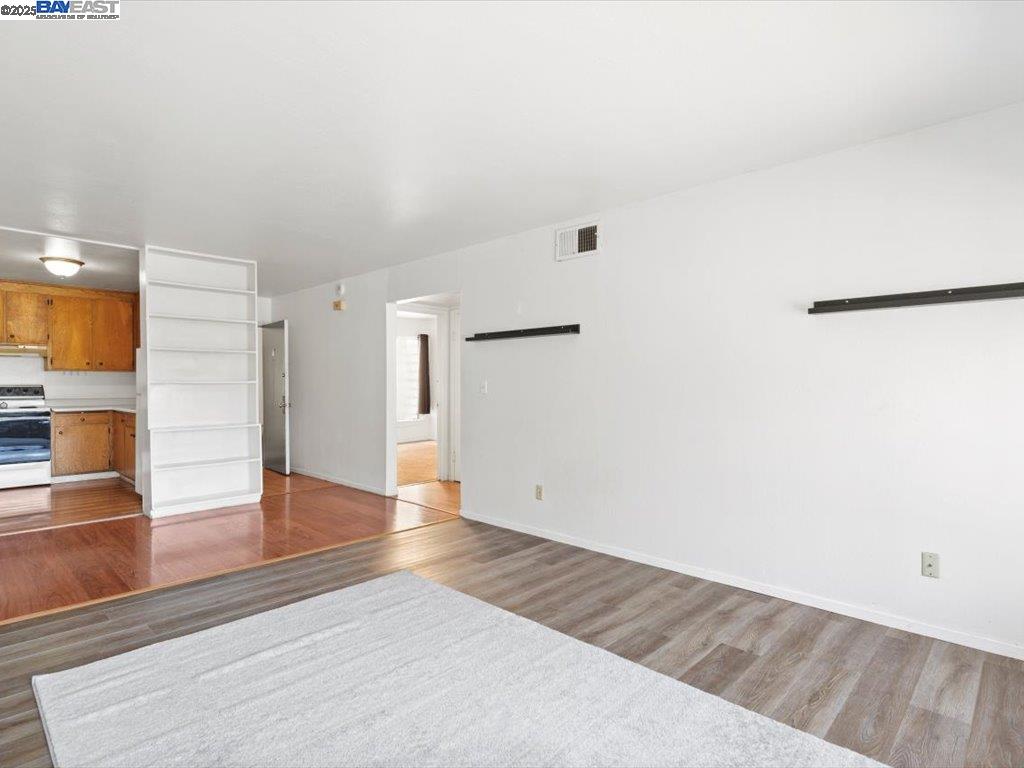 56 Edgewood Ct # A, Daly City, California 94014, 2 Bedrooms Bedrooms, 16 Rooms Rooms,1 BathroomBathrooms,Residential Lease,For Rent,56 Edgewood Ct # A,41099374