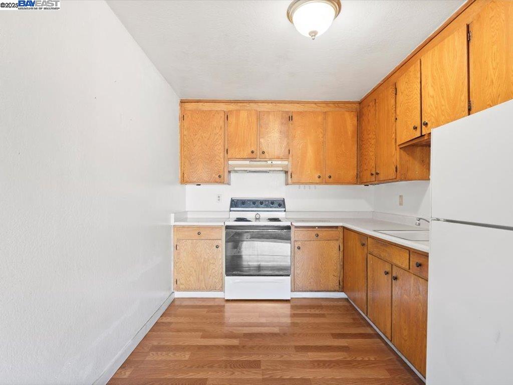 56 Edgewood Ct # A, Daly City, California 94014, 2 Bedrooms Bedrooms, 16 Rooms Rooms,1 BathroomBathrooms,Residential Lease,For Rent,56 Edgewood Ct # A,41099374