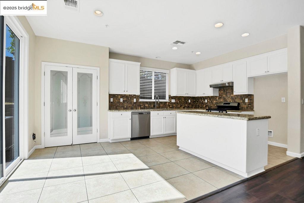 Detail Gallery Image 20 of 52 For 3120 Rio Viejo Drive, Bay Point,  CA 94565-7693 - 5 Beds | 3 Baths