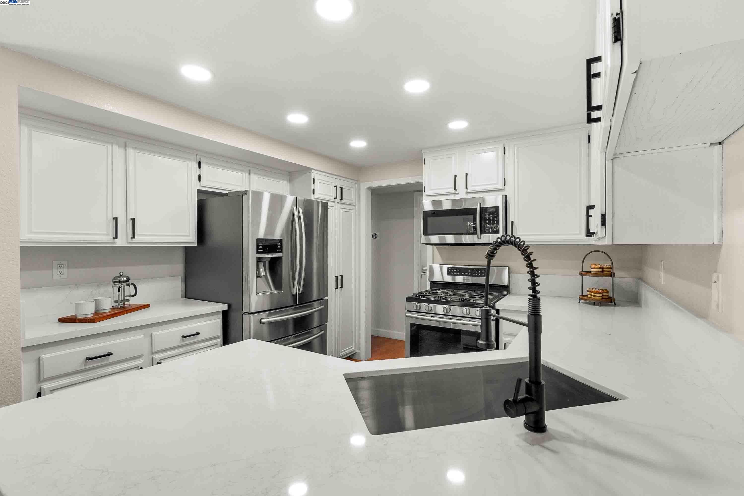 Photo #15: 41099384 Listing: Photo #15