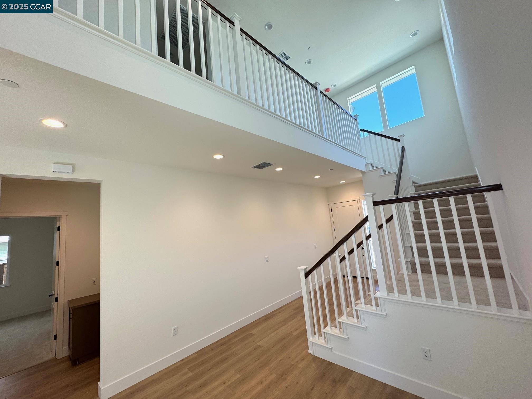 Detail Gallery Image 13 of 19 For 17585 Bushwick Lane, Lathrop,  CA 95330 - 5 Beds | 3 Baths