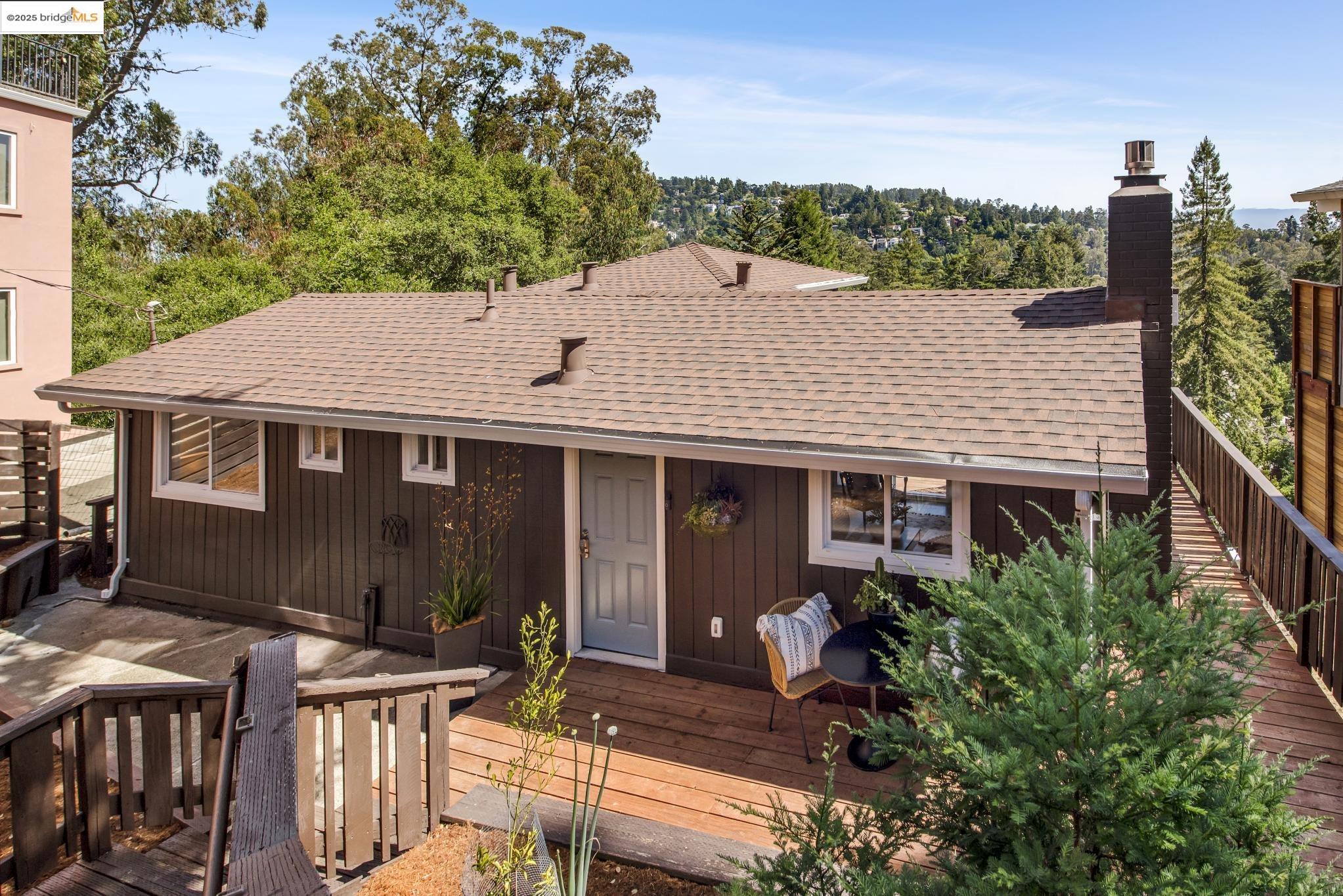 Detail Gallery Image 1 of 1 For 6950 Chambers Dr, Oakland,  CA 94611 - 2 Beds | 2 Baths