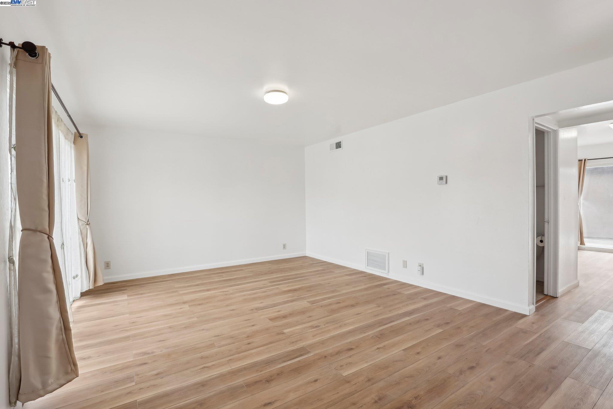 Photo #6: 41099406 Listing: Photo #6