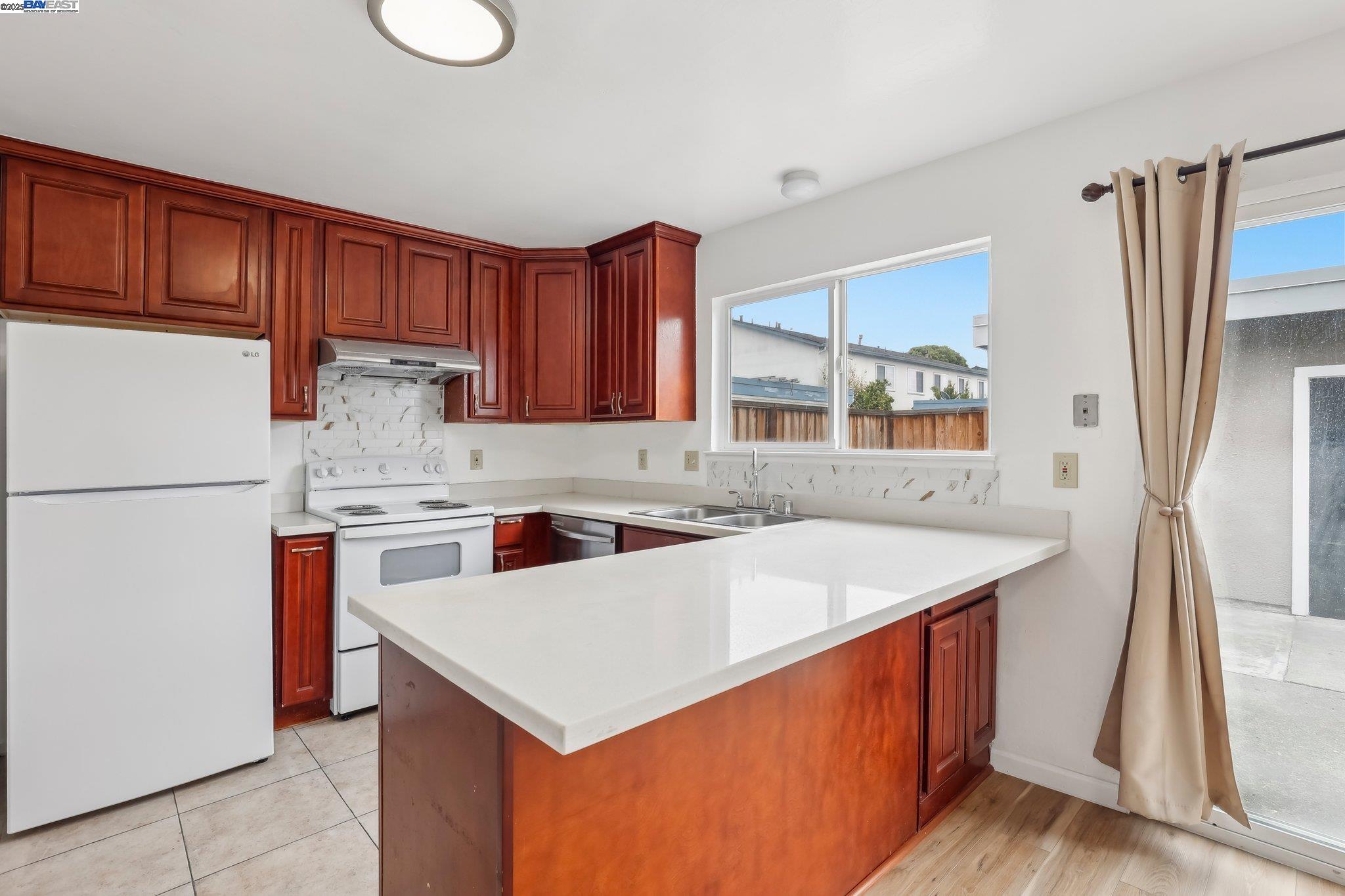 Photo #8: 41099406 Listing: Photo #8