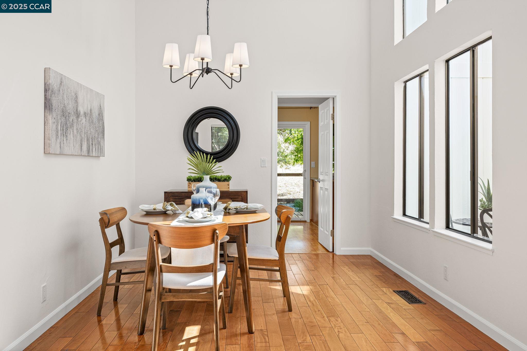 Detail Gallery Image 8 of 53 For 3165 Hambletonian Lane, Walnut Creek,  CA 94598 - 4 Beds | 2 Baths