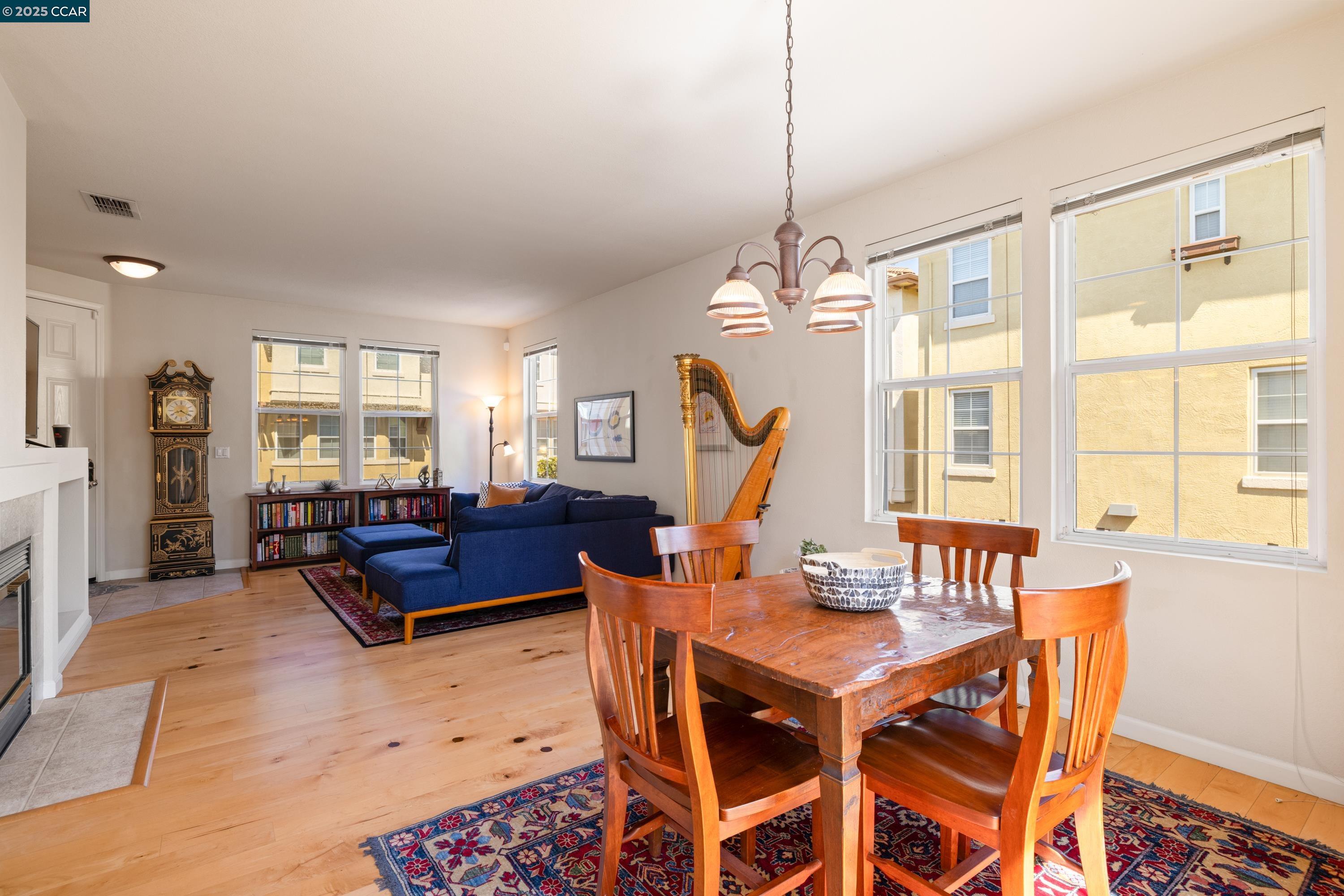Photo #1: 41099408 Listing: Photo #1