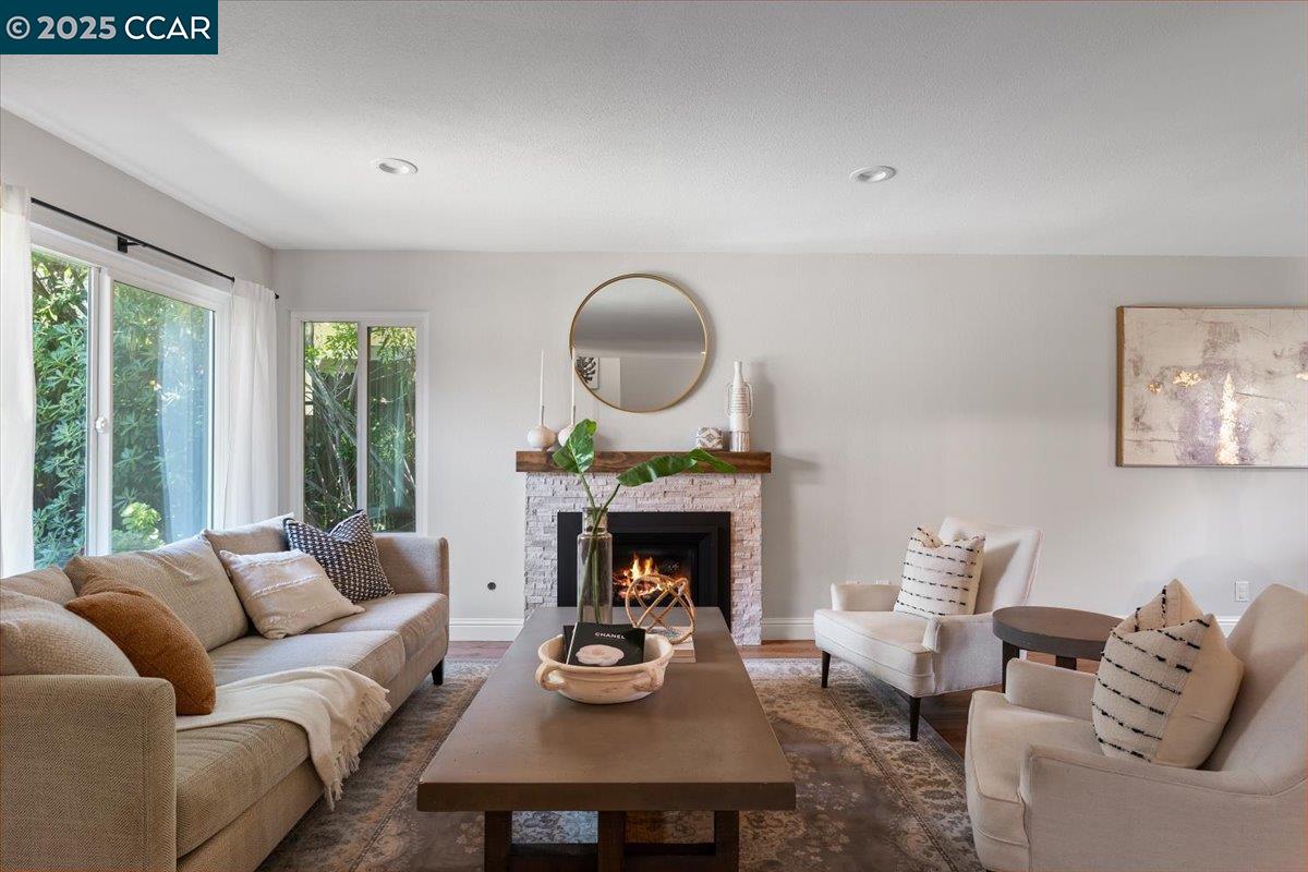 Detail Gallery Image 4 of 39 For 4536 Birch Bark Rd, Concord,  CA 94521 - 4 Beds | 2/1 Baths