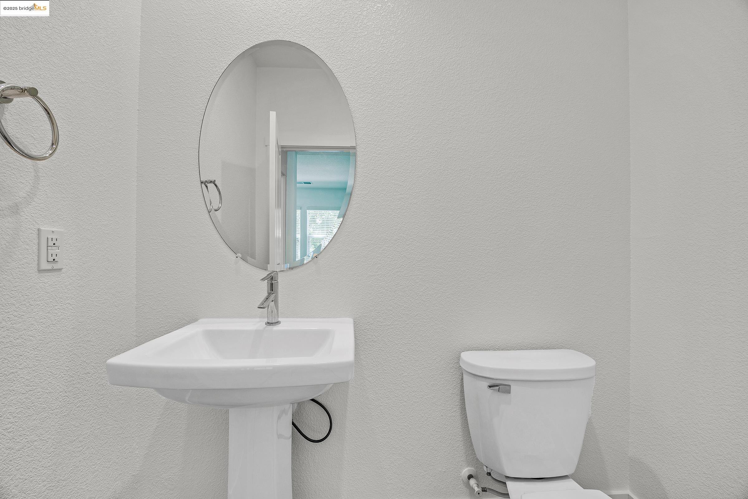 Detail Gallery Image 33 of 38 For 18499 Lewiston Dr, Lathrop,  CA 95330-8433 - 4 Beds | 3/1 Baths