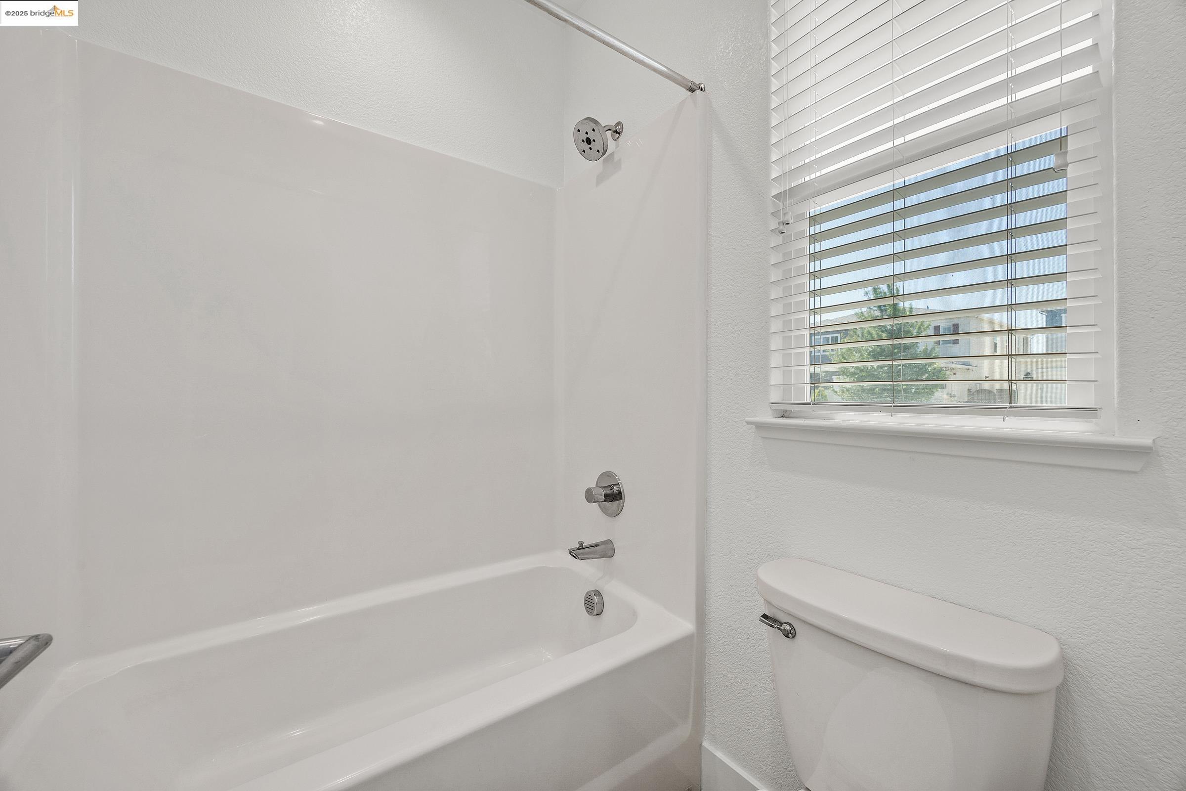 Detail Gallery Image 35 of 38 For 18499 Lewiston Dr, Lathrop,  CA 95330-8433 - 4 Beds | 3/1 Baths