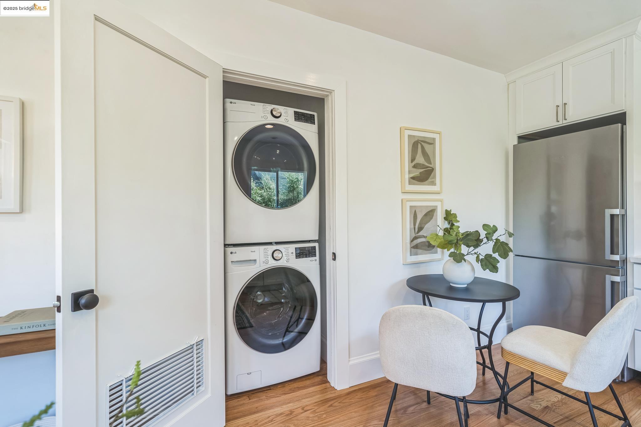 Detail Gallery Image 14 of 18 For 1515b Derby St, Berkeley,  CA 94703 - 2 Beds | 1 Baths