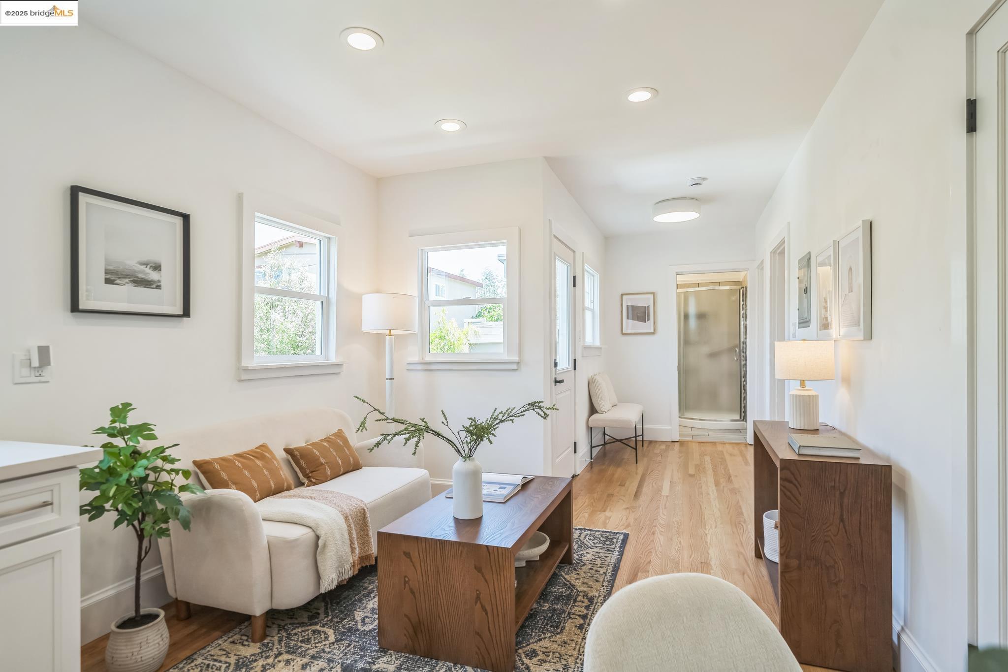 Detail Gallery Image 6 of 18 For 1515b Derby St, Berkeley,  CA 94703 - 2 Beds | 1 Baths