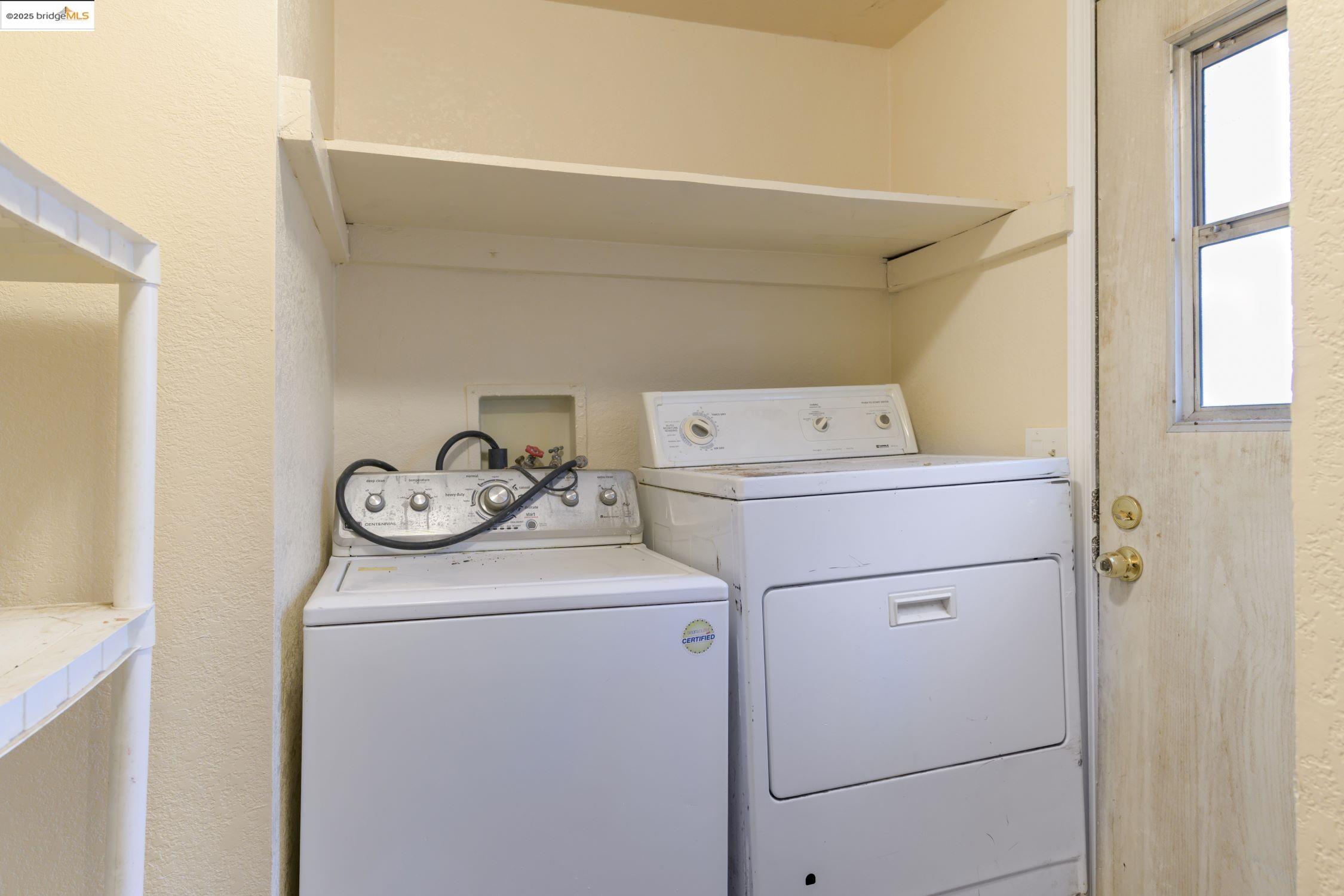 Detail Gallery Image 10 of 17 For 1954 84th Ave, Oakland,  CA 94621 - 3 Beds | 2 Baths