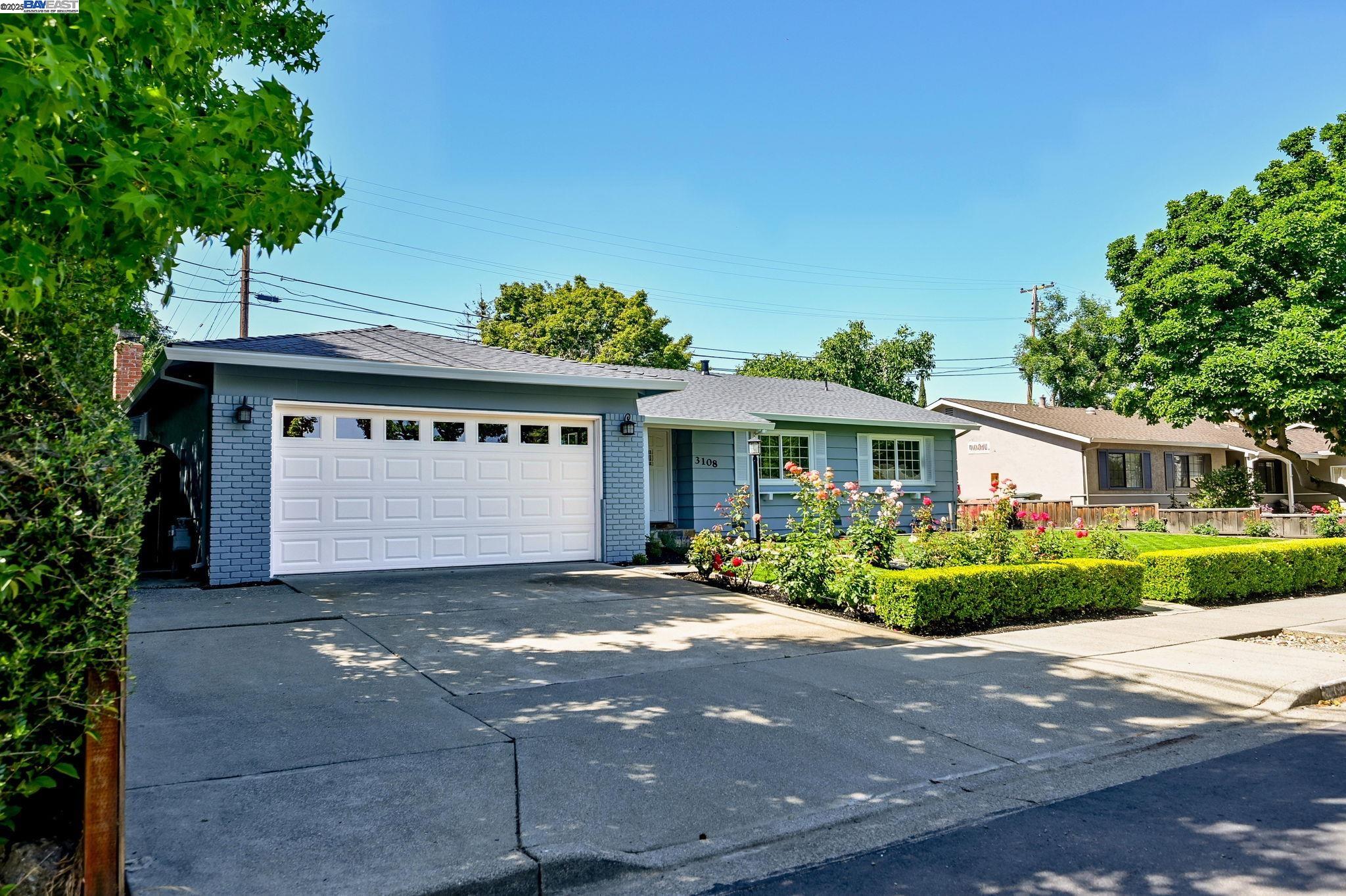 Detail Gallery Image 1 of 1 For 3108 Santa Maria Dr, Concord,  CA 94518 - 3 Beds | 2 Baths
