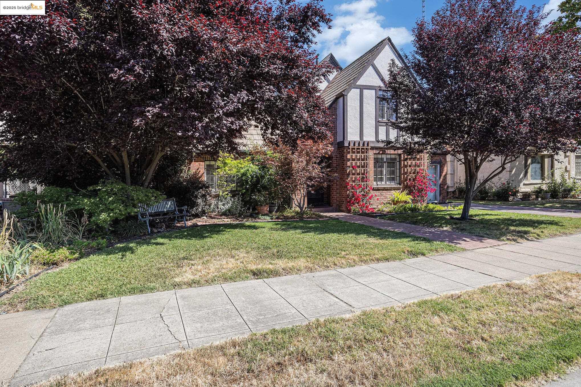 Detail Gallery Image 5 of 53 For 1545 W Walnut Street, Stockton,  CA 95203 - 3 Beds | 2 Baths