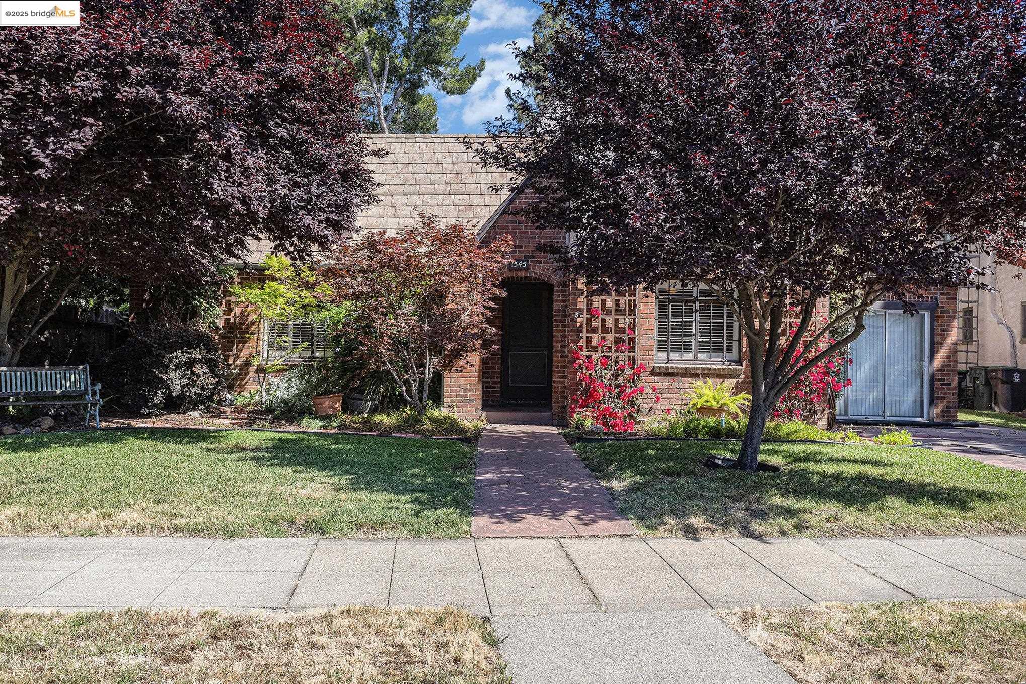 Detail Gallery Image 7 of 53 For 1545 W Walnut Street, Stockton,  CA 95203 - 3 Beds | 2 Baths