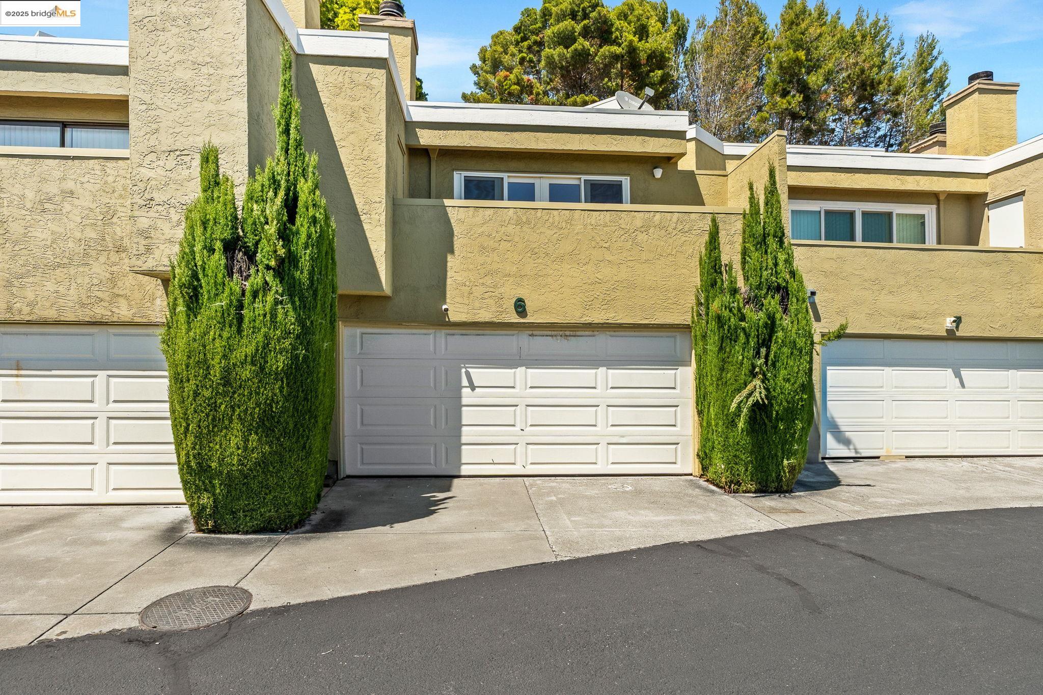 Detail Gallery Image 2 of 36 For 300 Locust Dr #6,  Vallejo,  CA 94591 - 2 Beds | 2/1 Baths